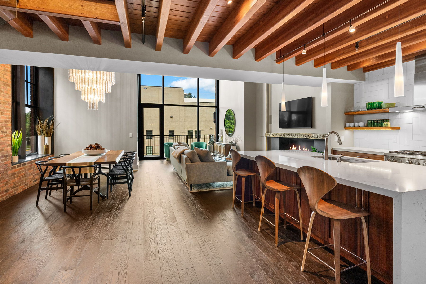 300 W Main Street , Q