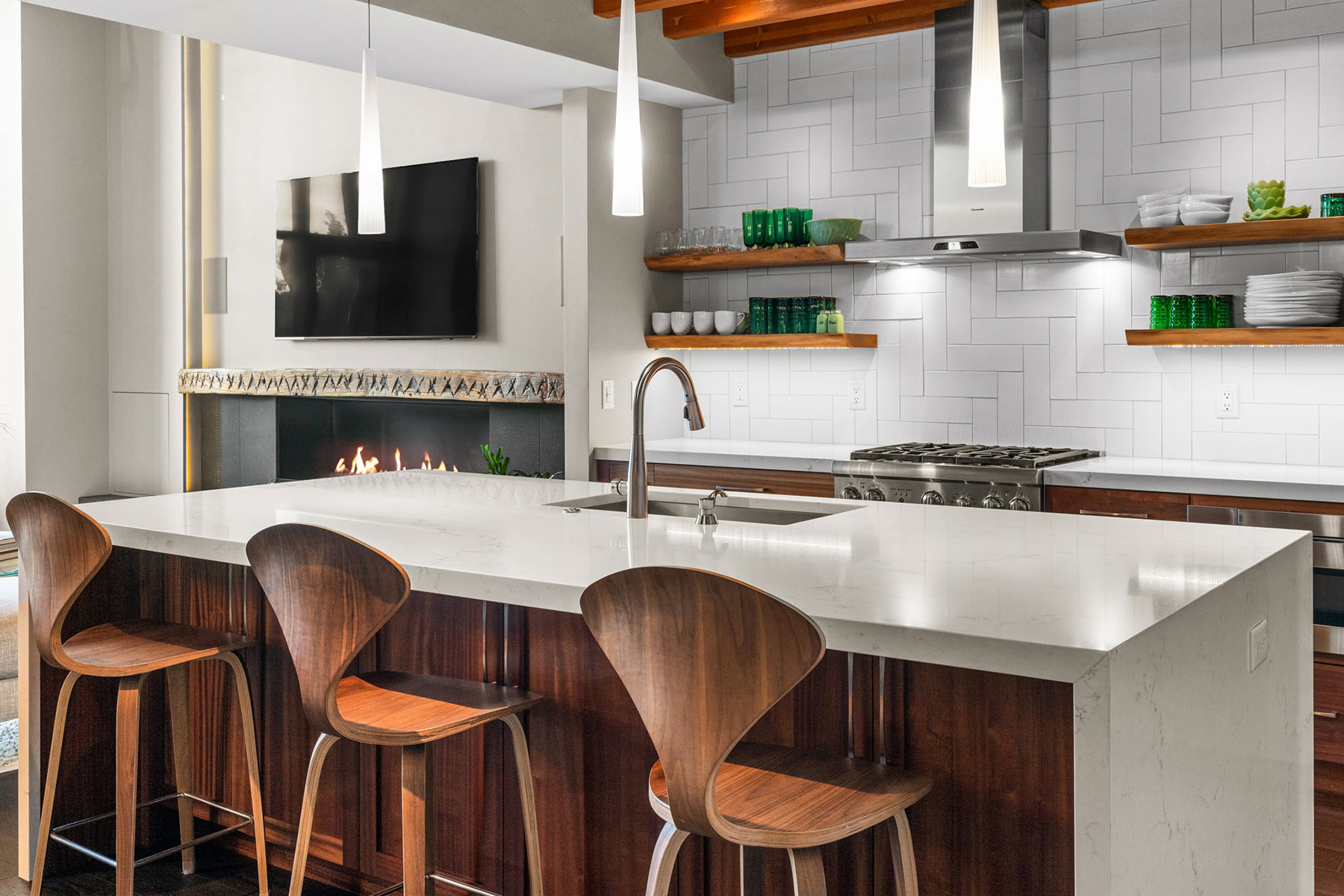 300 W Main Street , Q