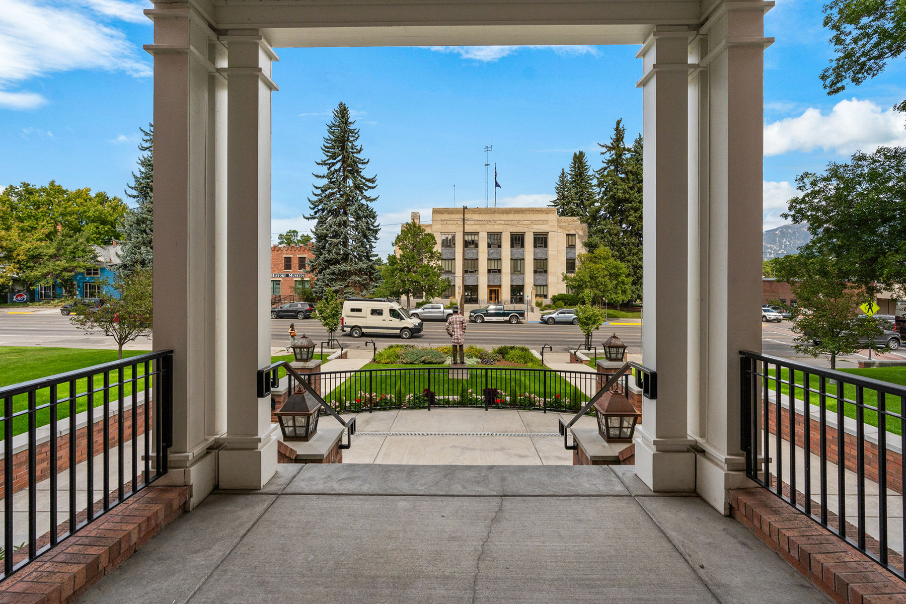 300 W Main Street , Q