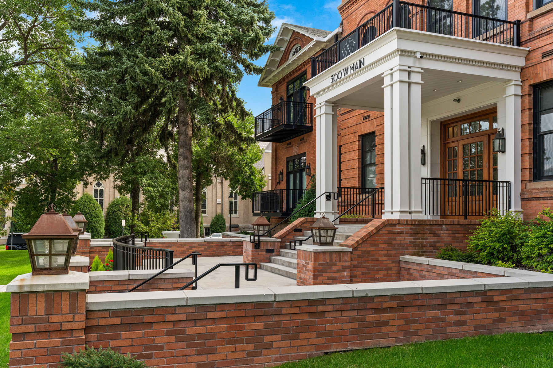 300 W Main Street , Q