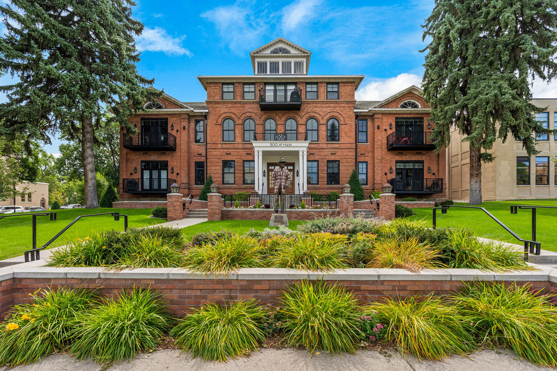 300 W Main Street , Q