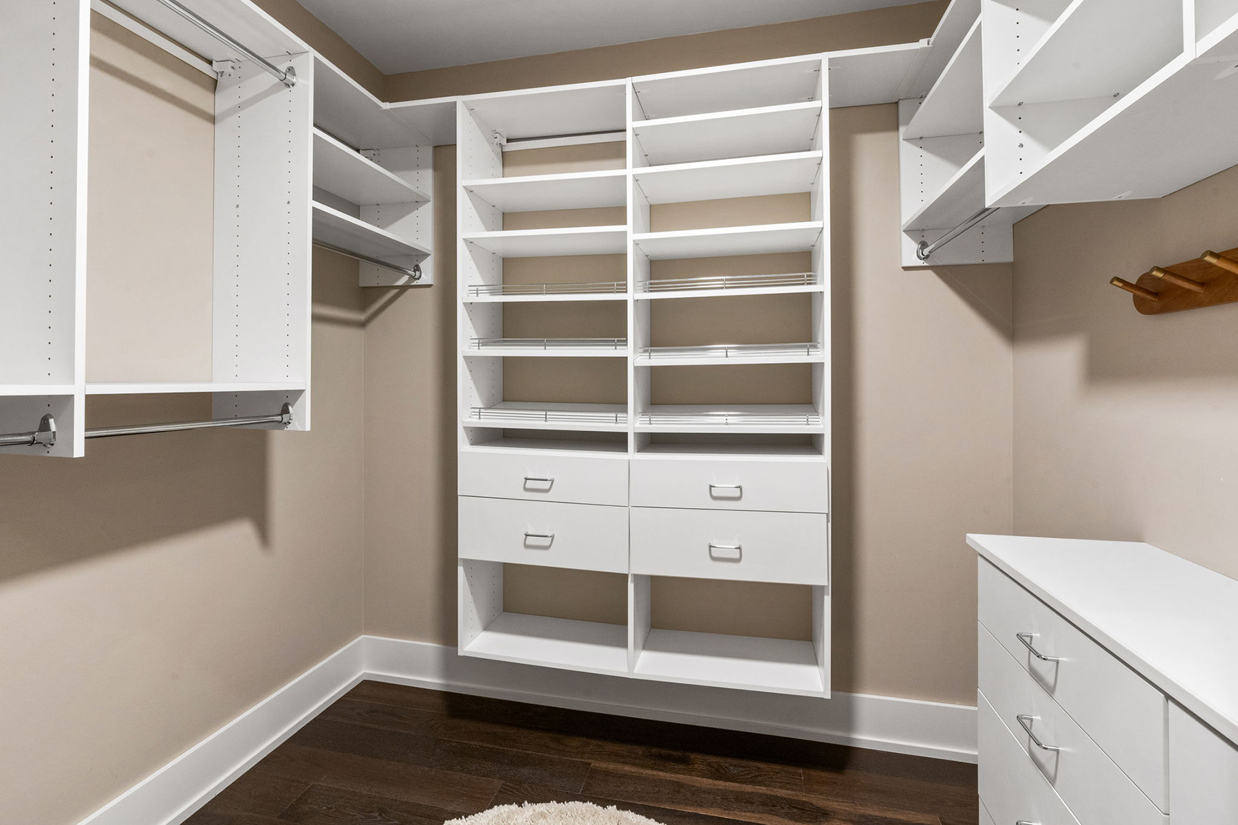 300 W Main Street , Q