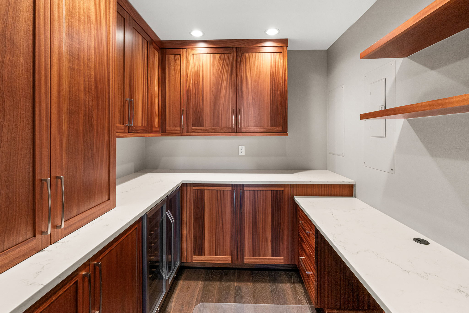 300 W Main Street , Q