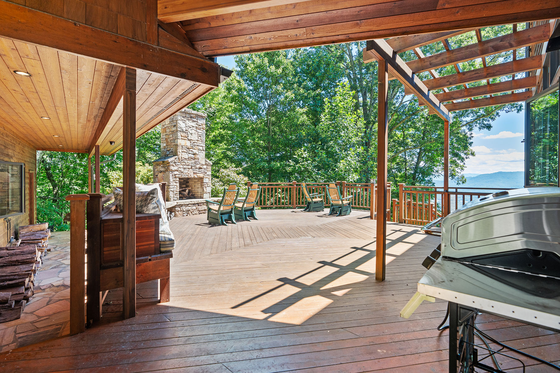 2128 Sleepy Hollow Drive