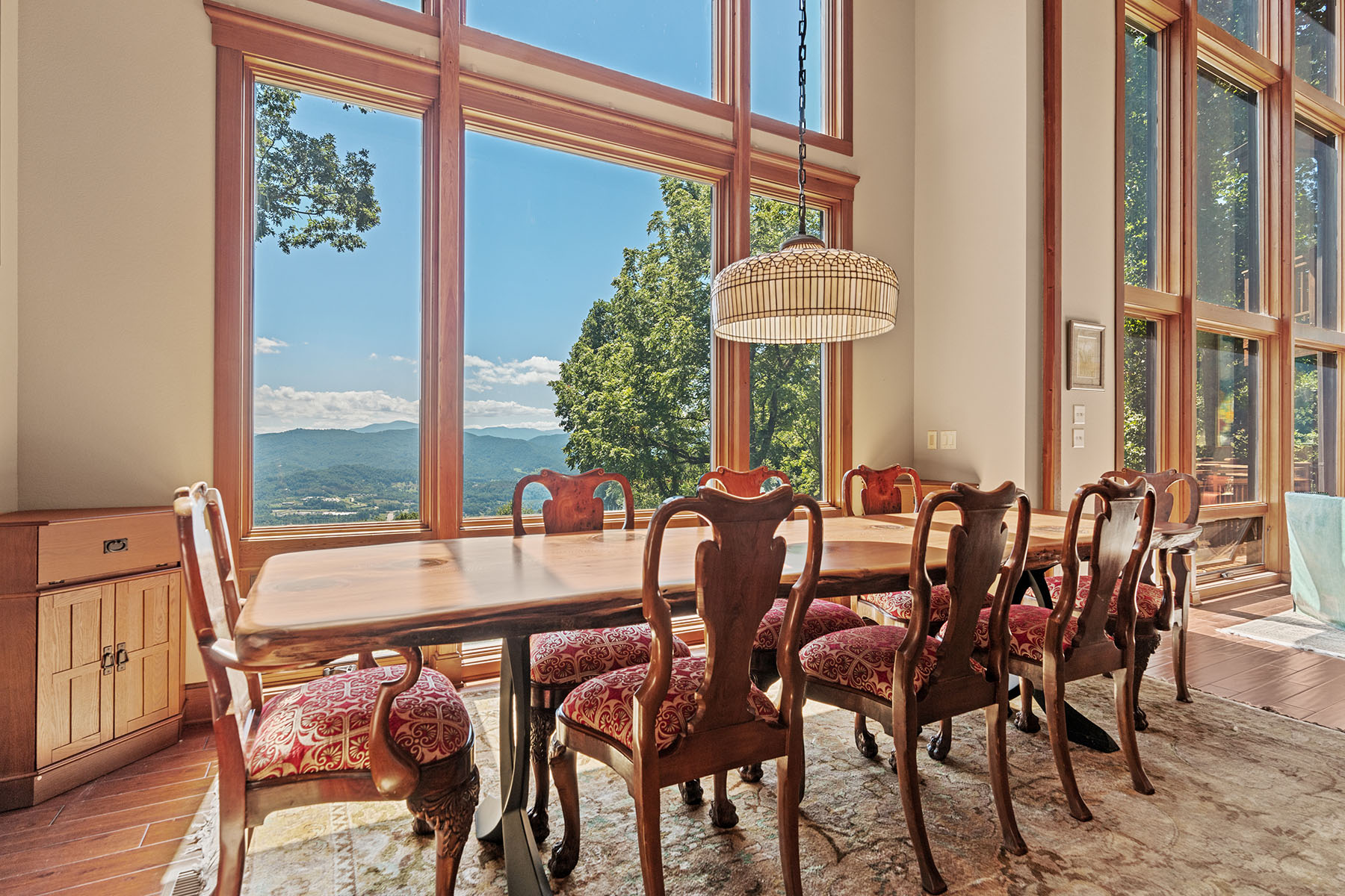 2128 Sleepy Hollow Drive