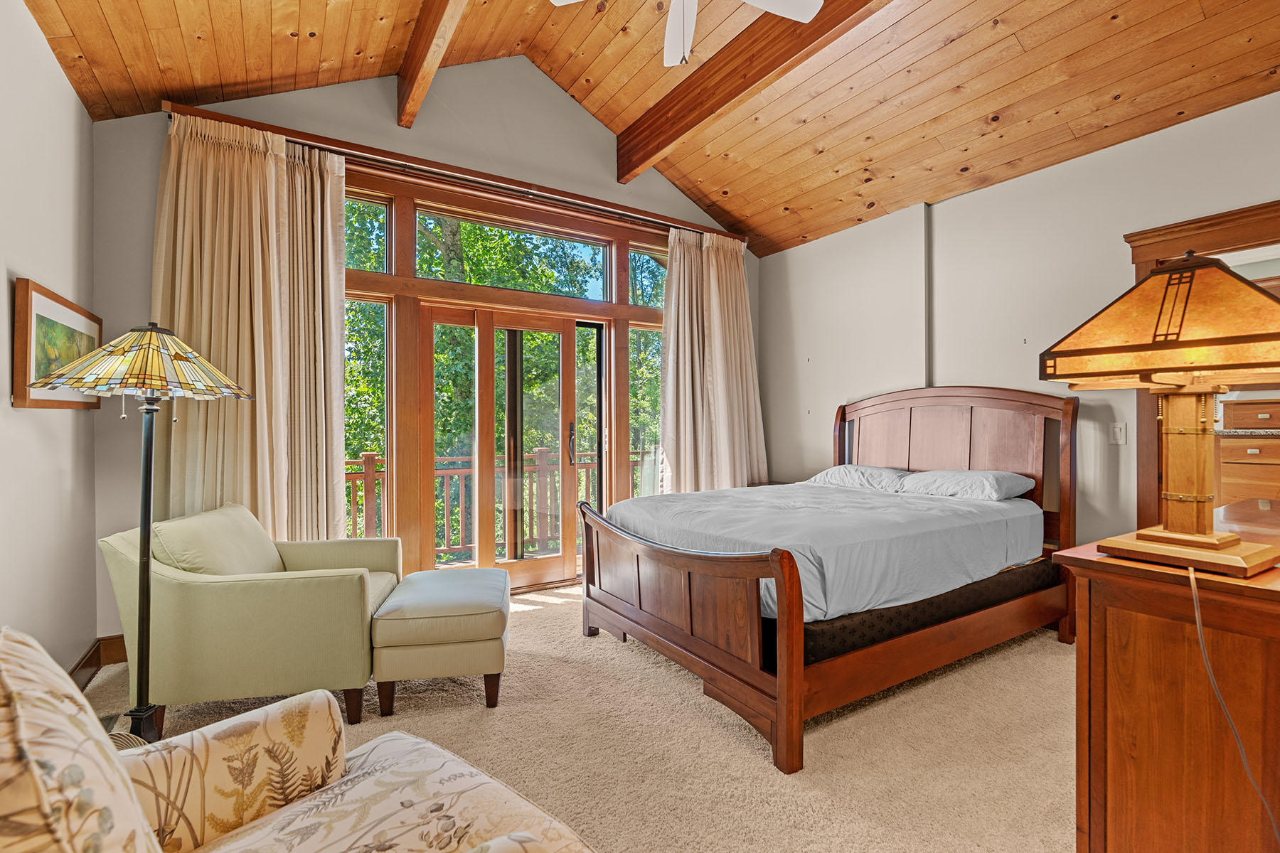 2128 Sleepy Hollow Drive
