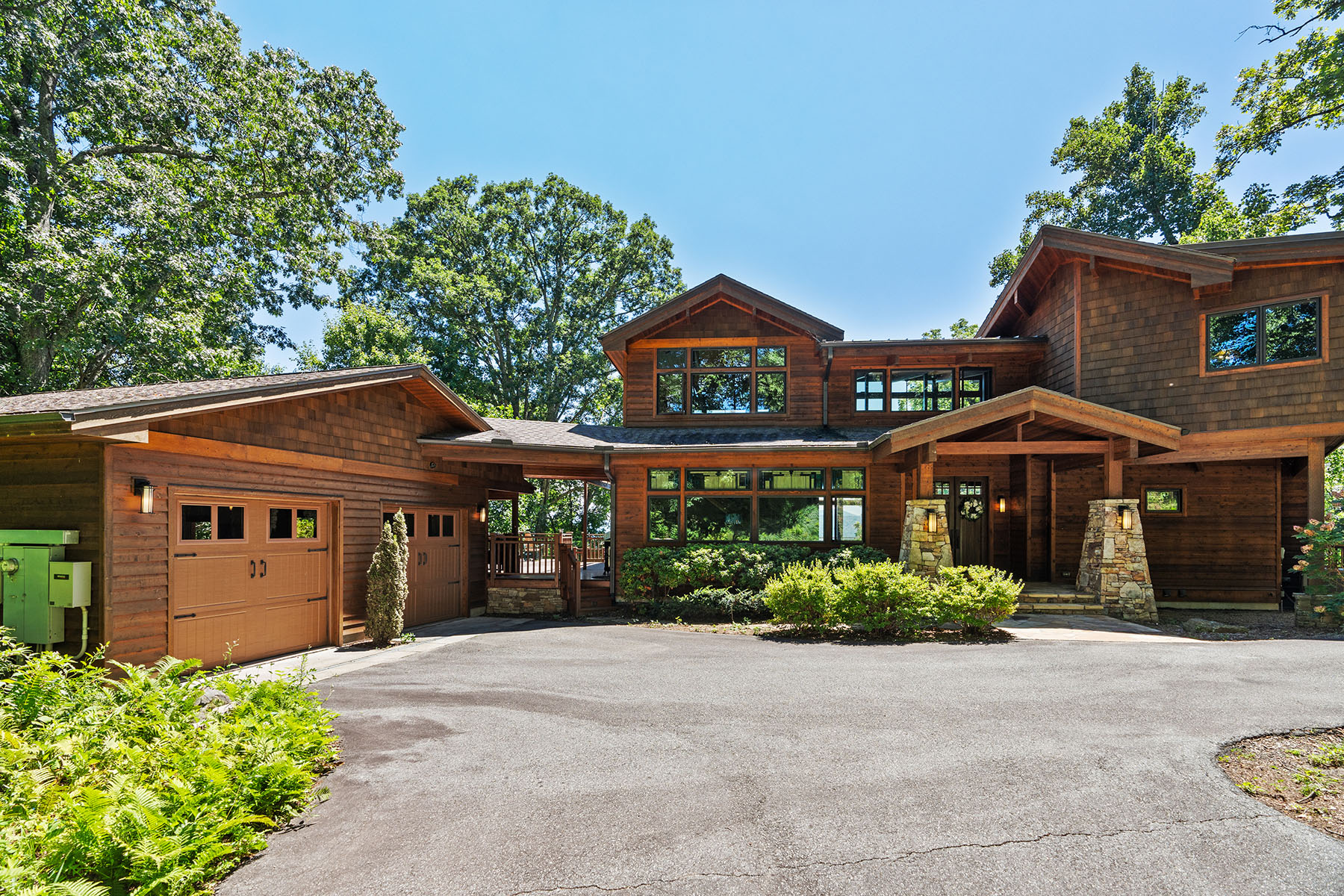 2128 Sleepy Hollow Drive