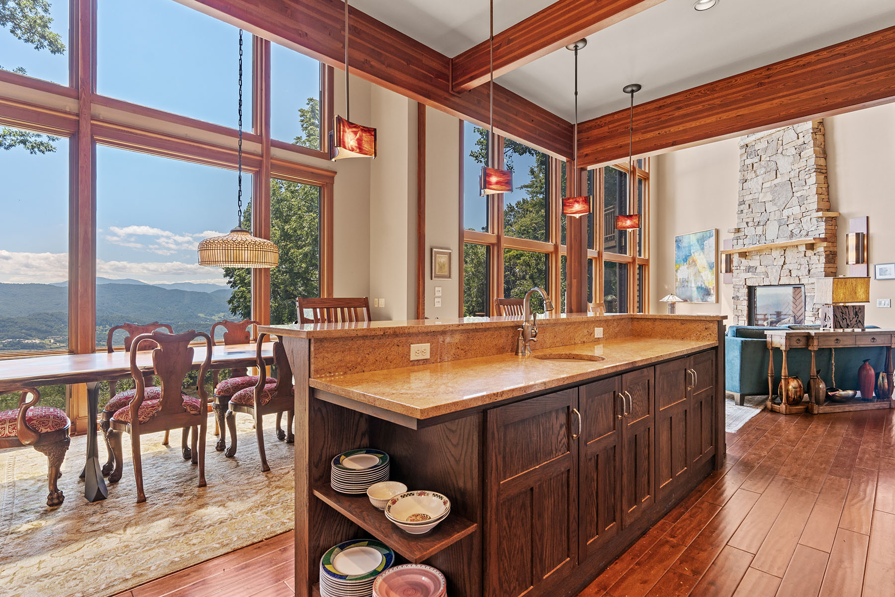 2128 Sleepy Hollow Drive