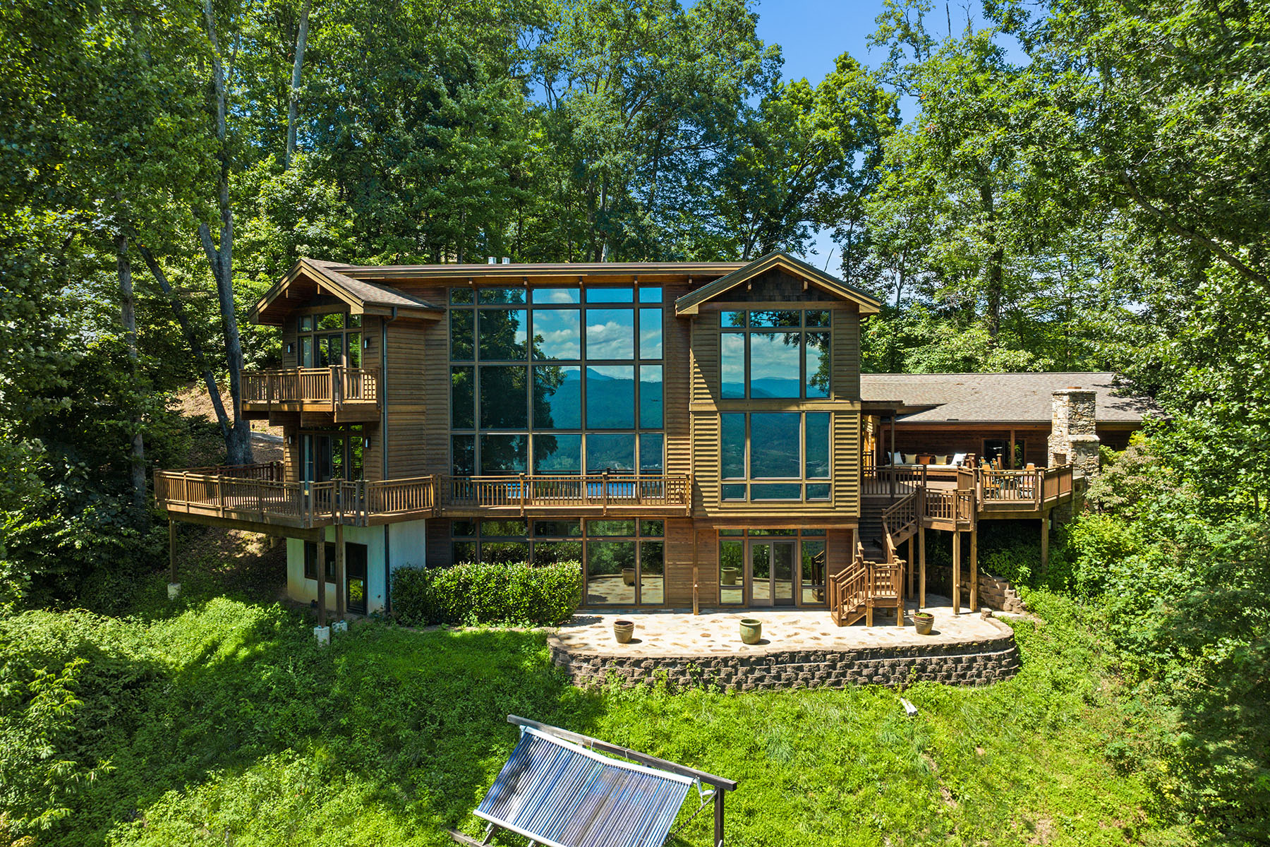 2128 Sleepy Hollow Drive
