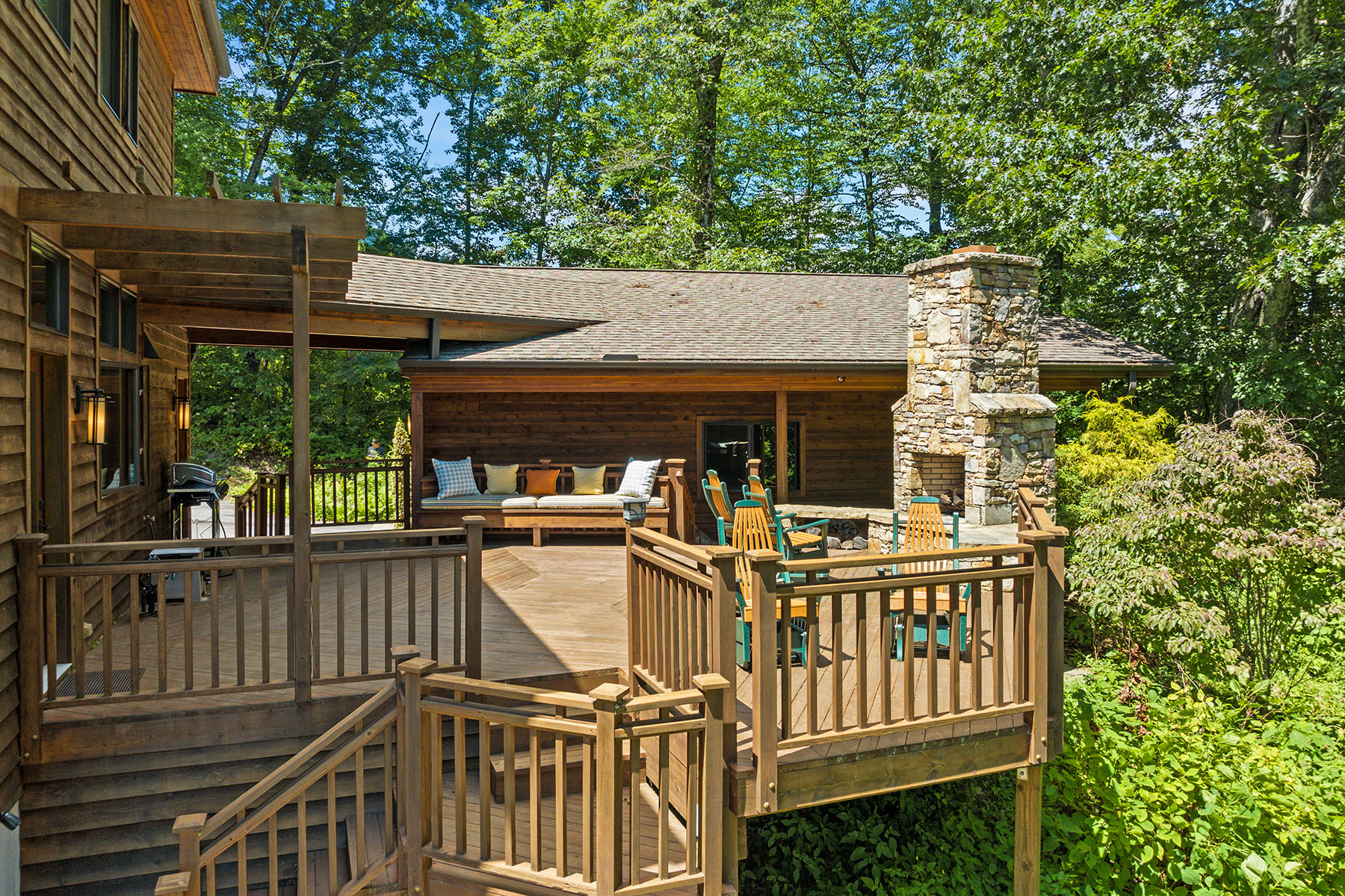 2128 Sleepy Hollow Drive