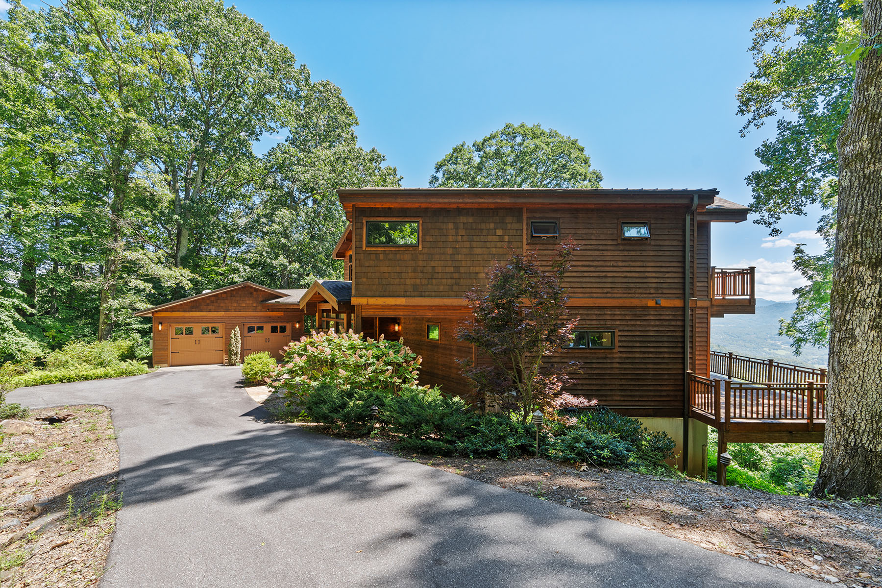 2128 Sleepy Hollow Drive