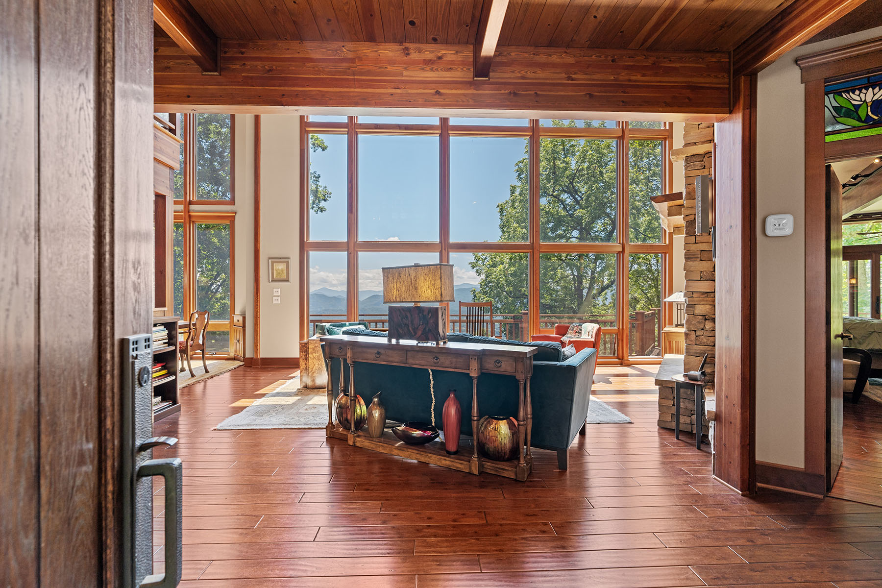 2128 Sleepy Hollow Drive