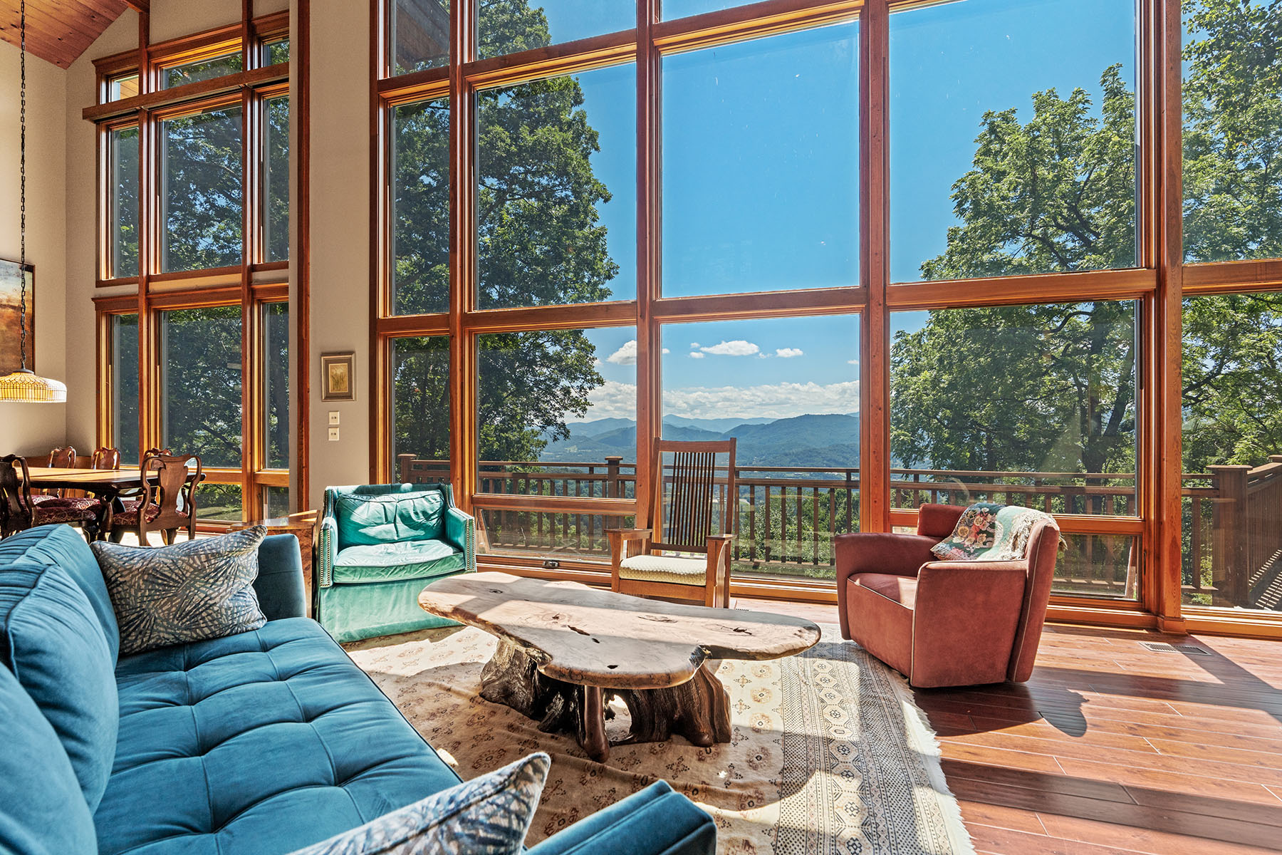2128 Sleepy Hollow Drive