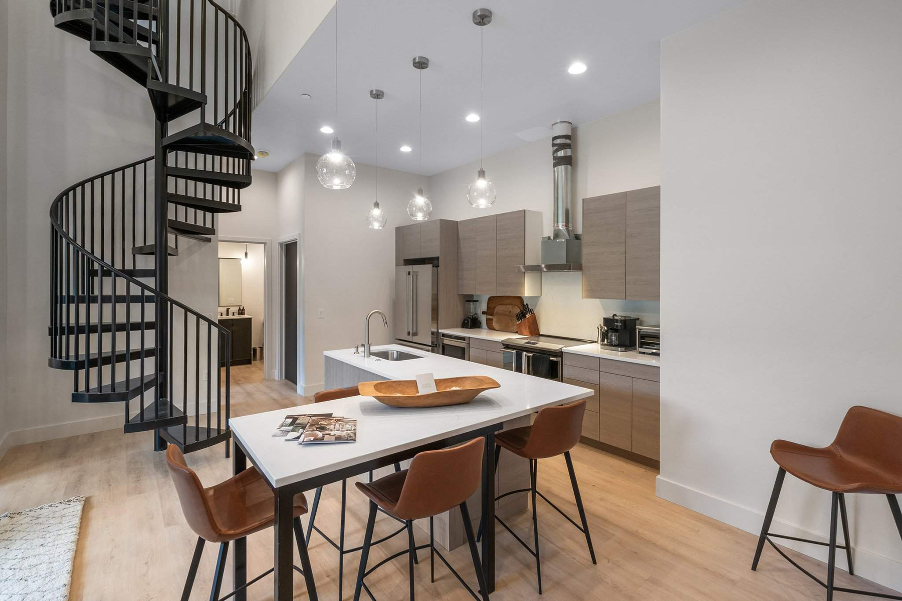 211 Town Center Avenue , 2G