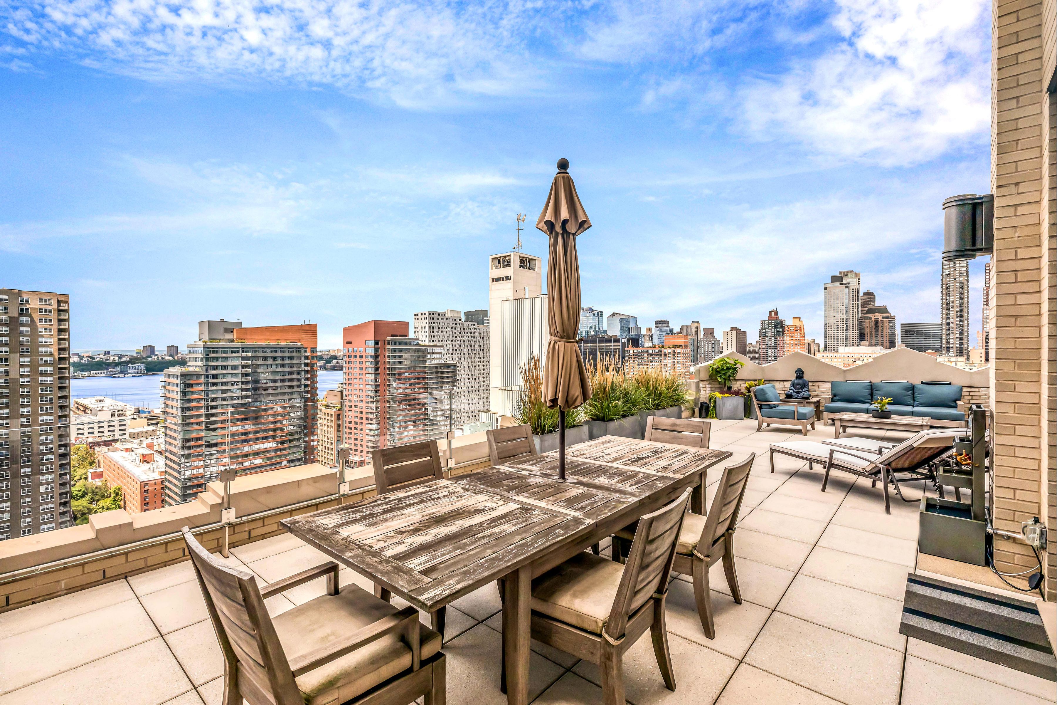 425 West 50th Street PHD