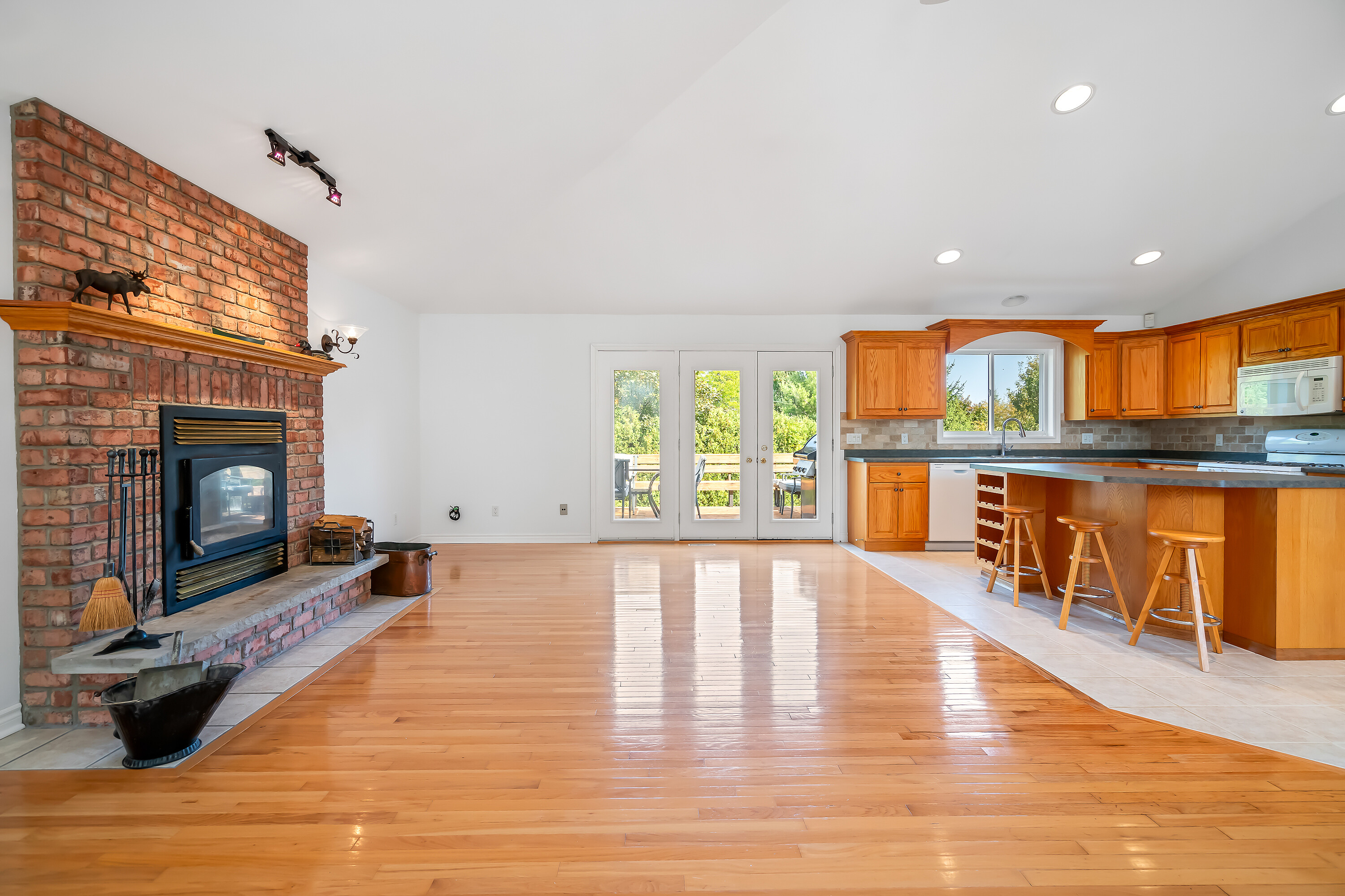 3121 Glenbrook Drive