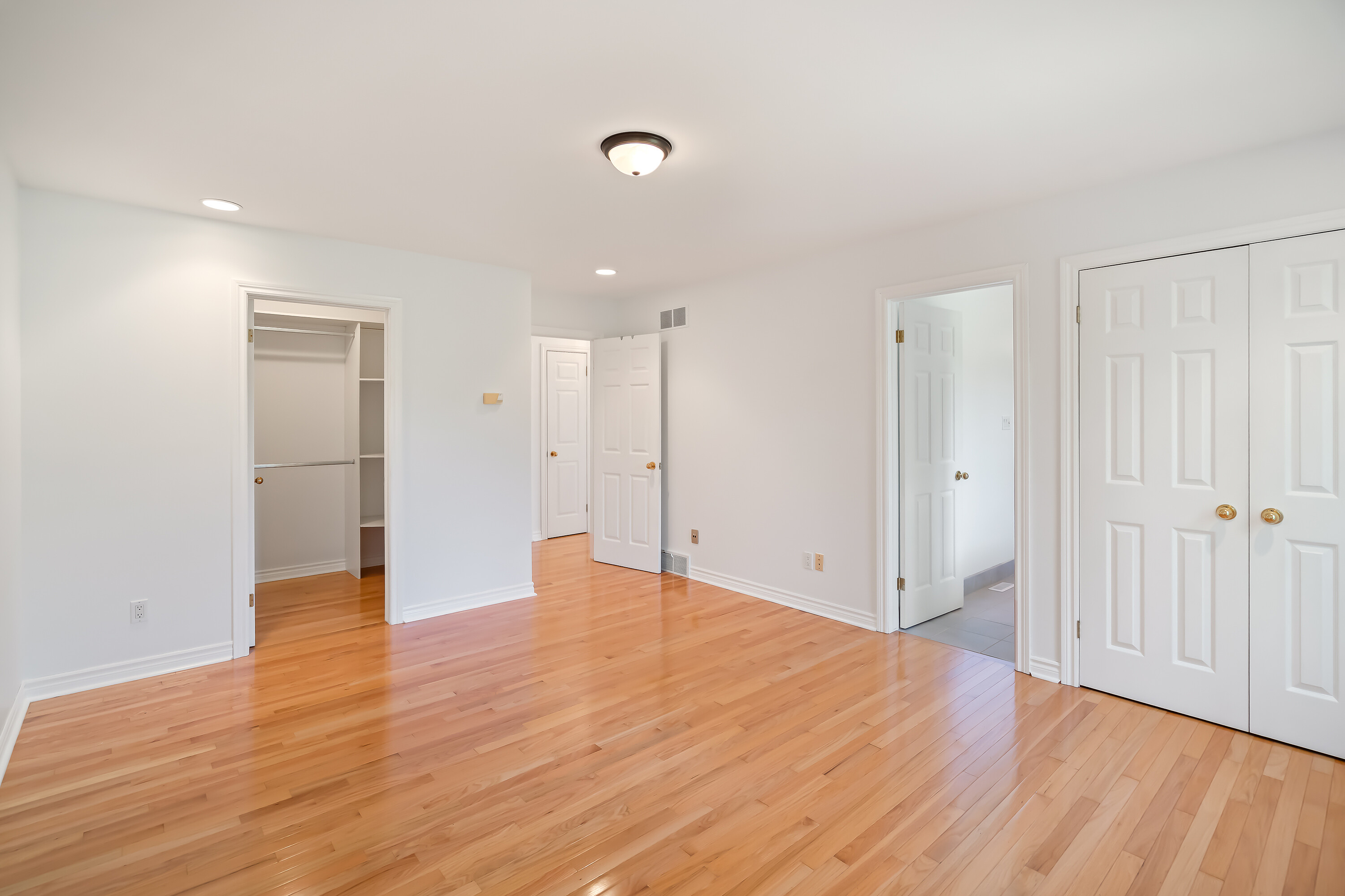 3121 Glenbrook Drive
