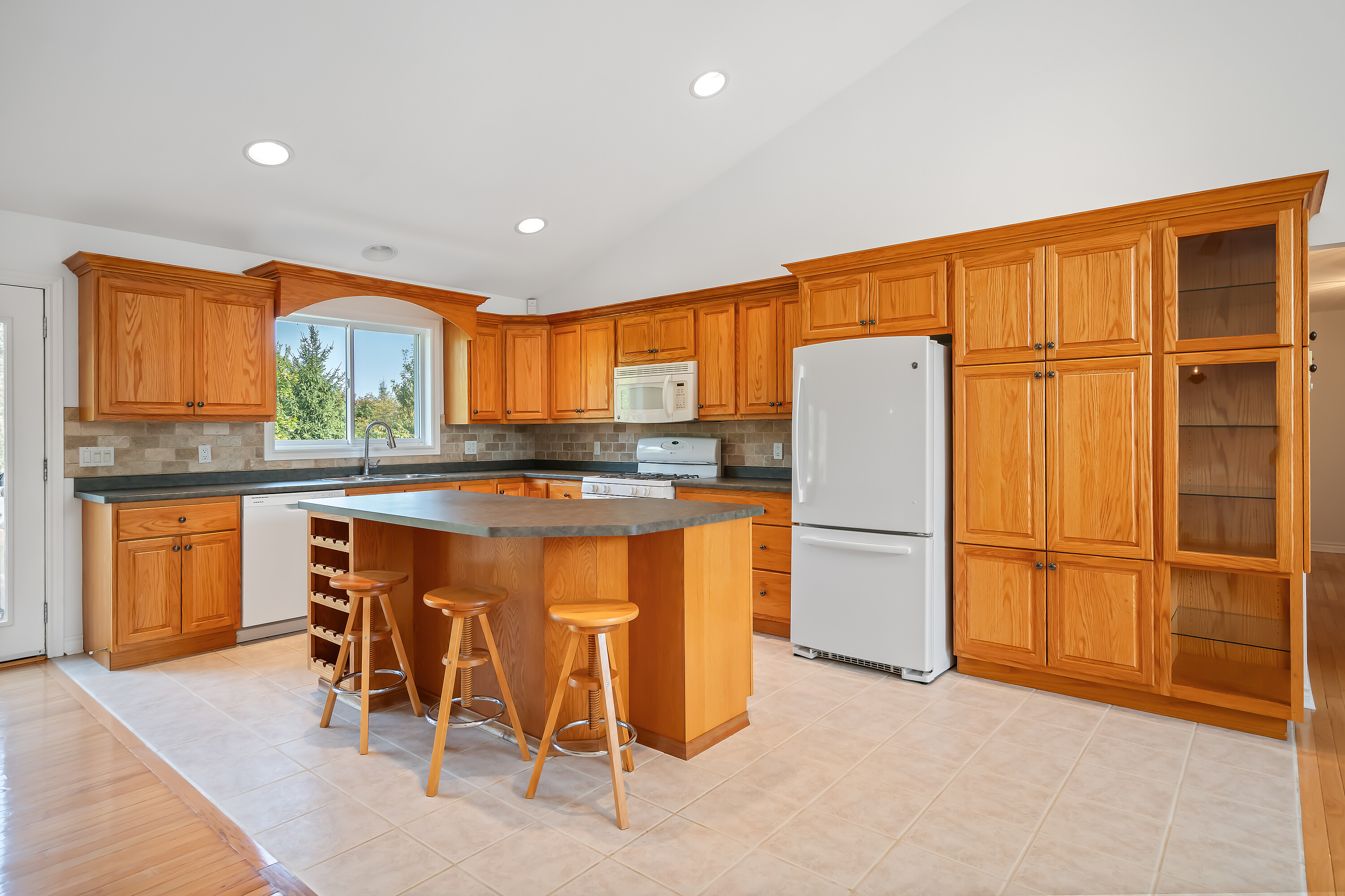 3121 Glenbrook Drive