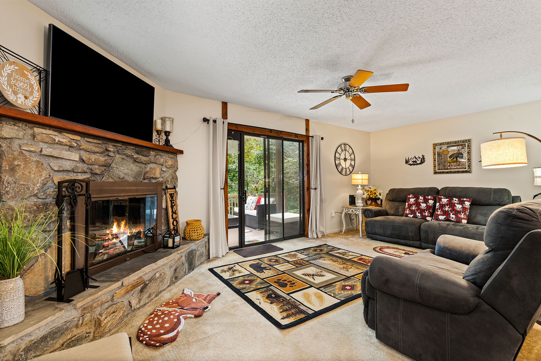 41 George Circle , 11