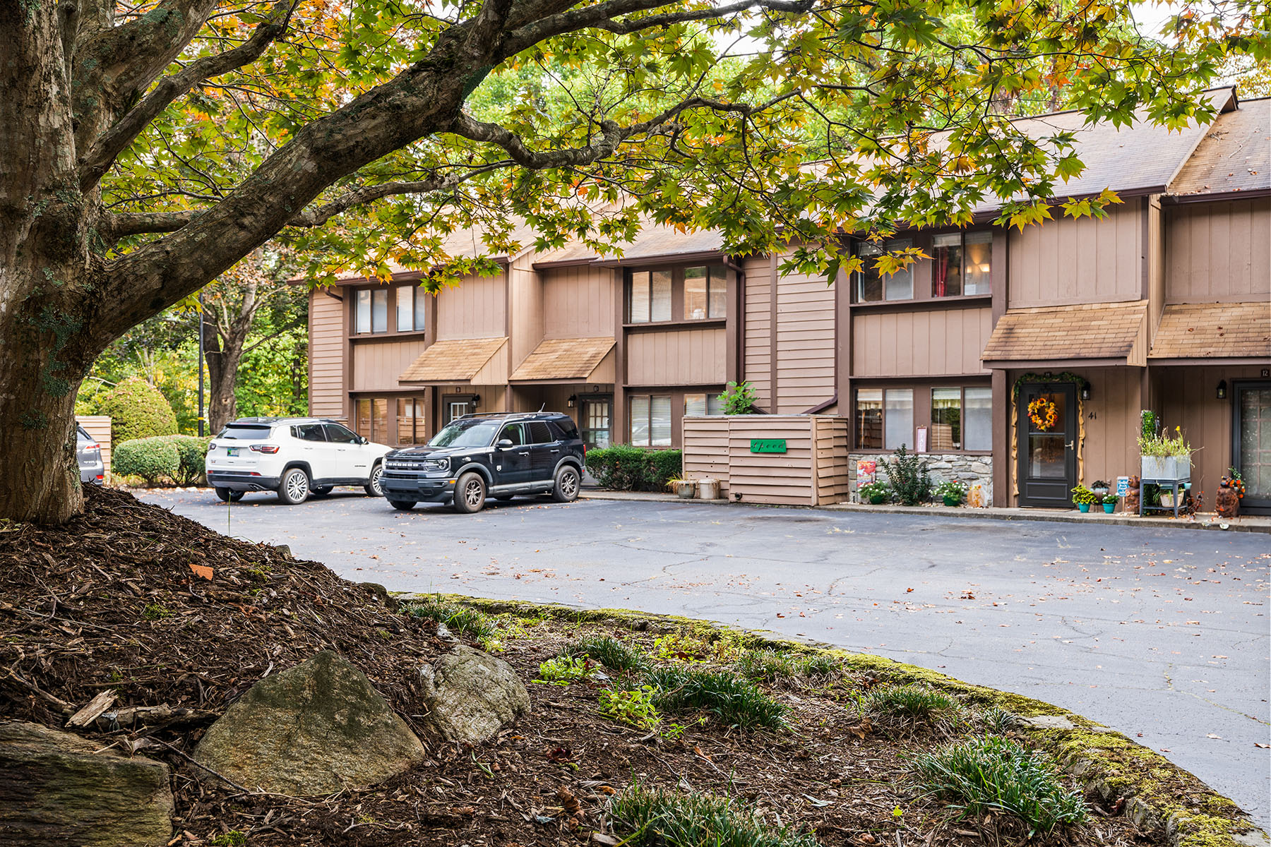 41 George Circle , 11
