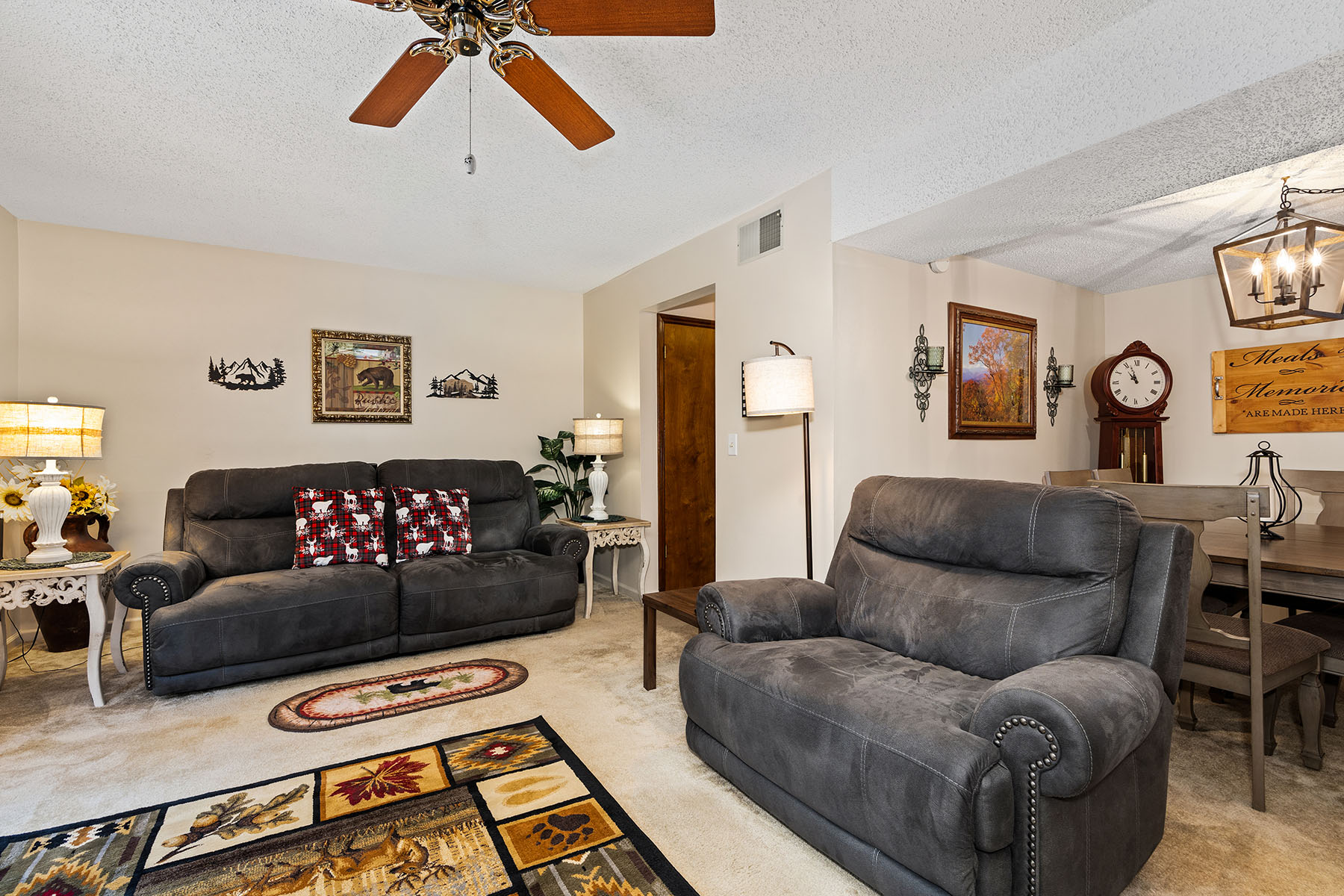 41 George Circle , 11