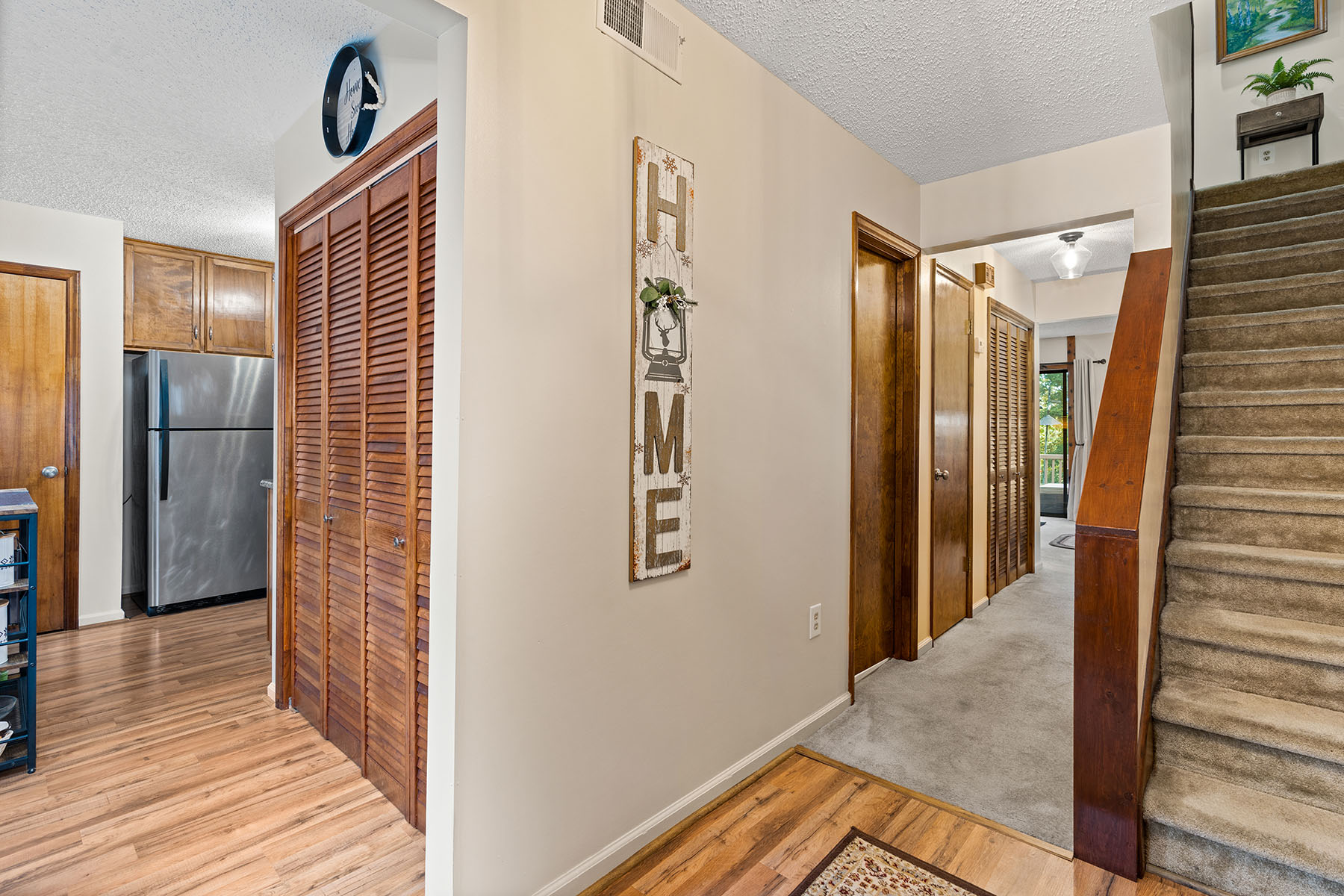 41 George Circle , 11