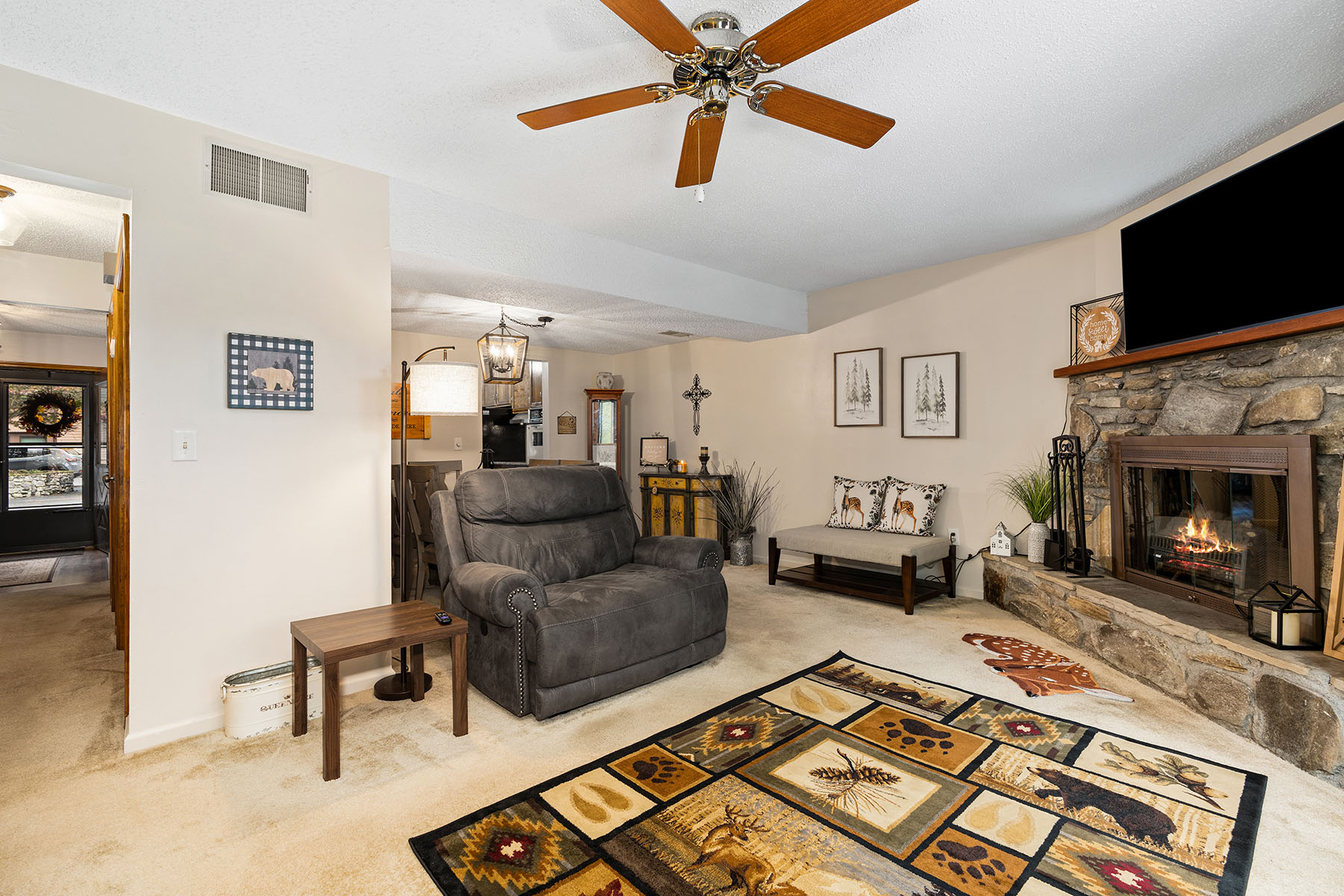 41 George Circle , 11
