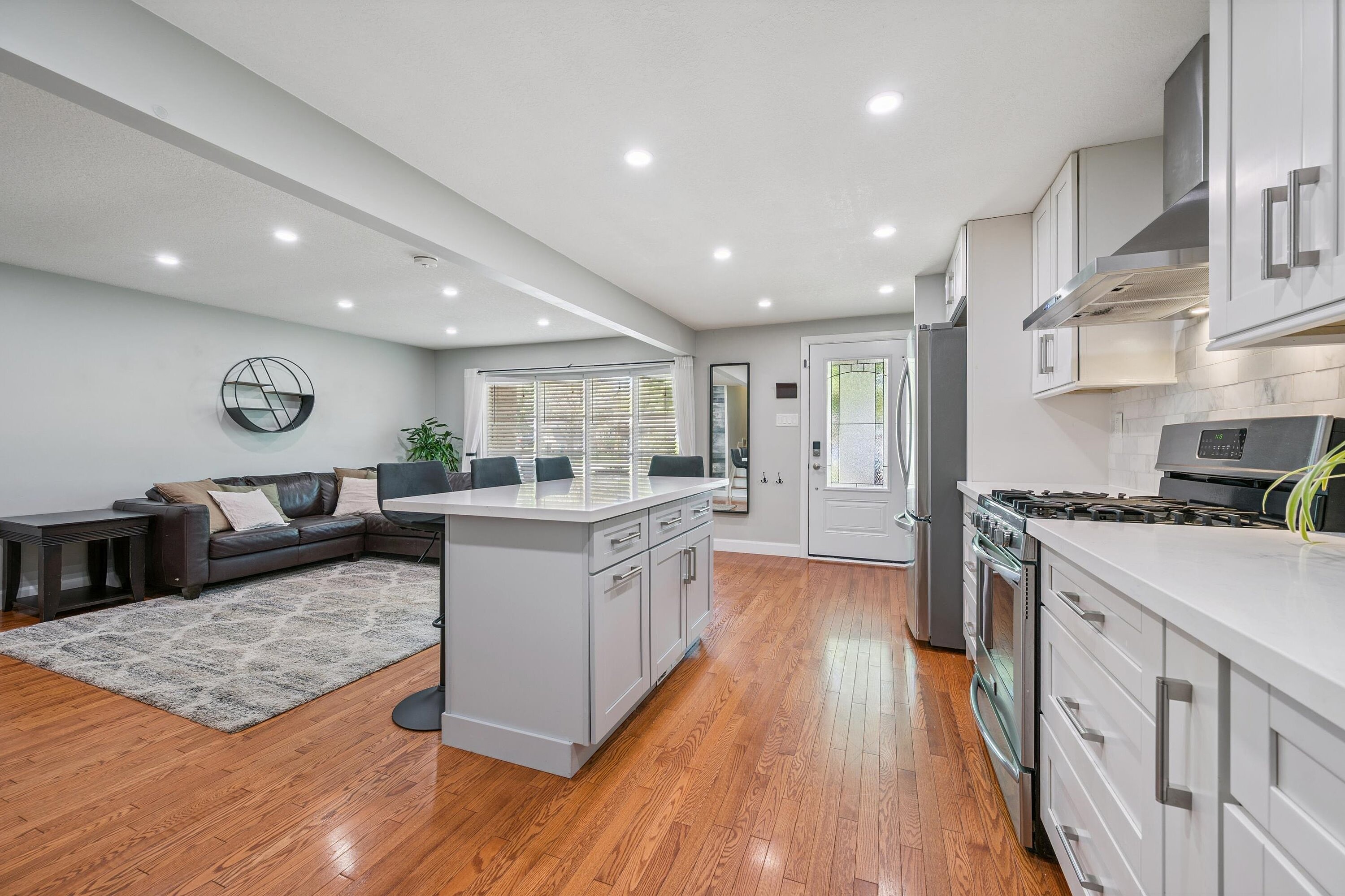 401 Midwood Crescent