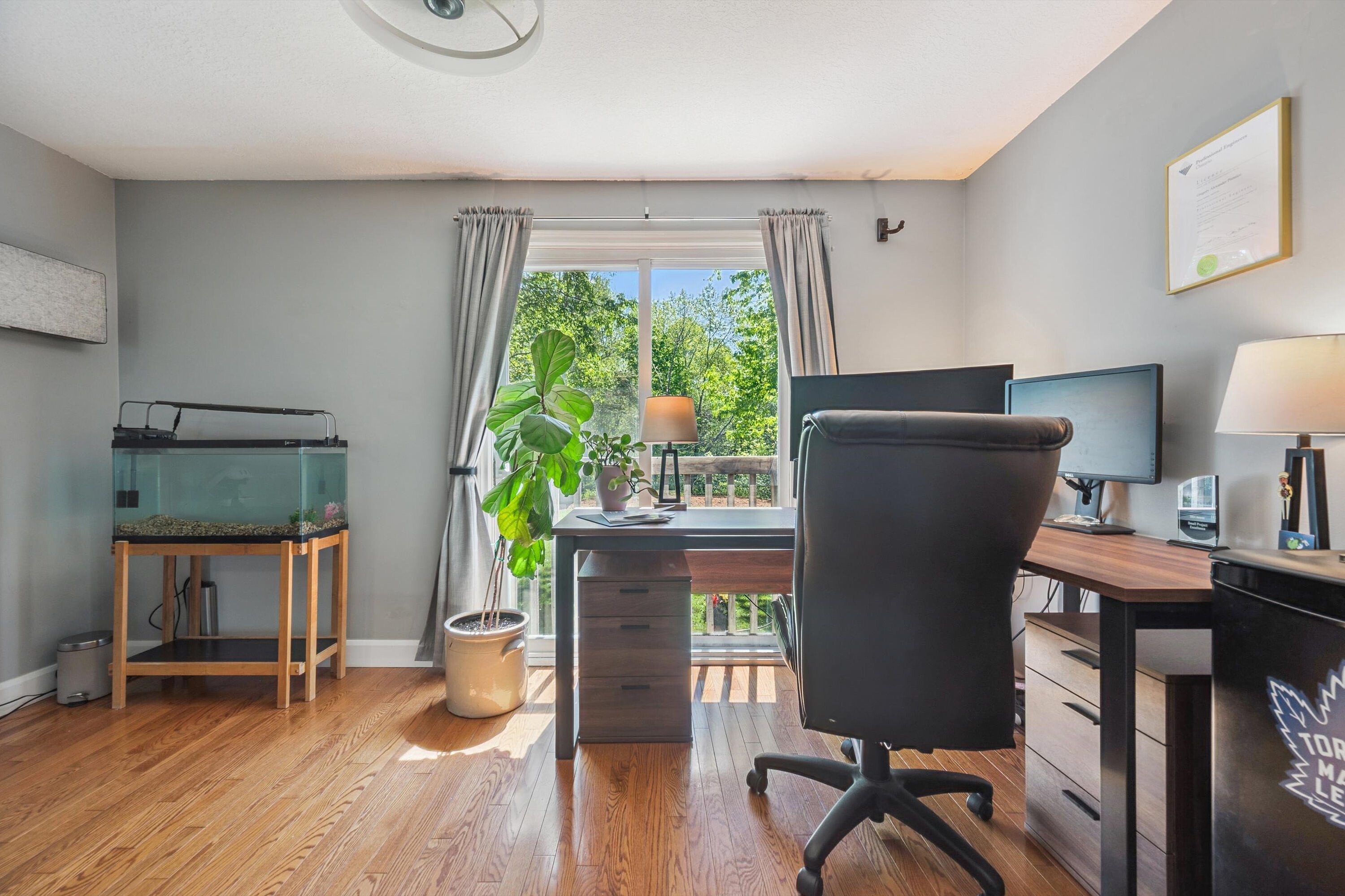 401 Midwood Crescent