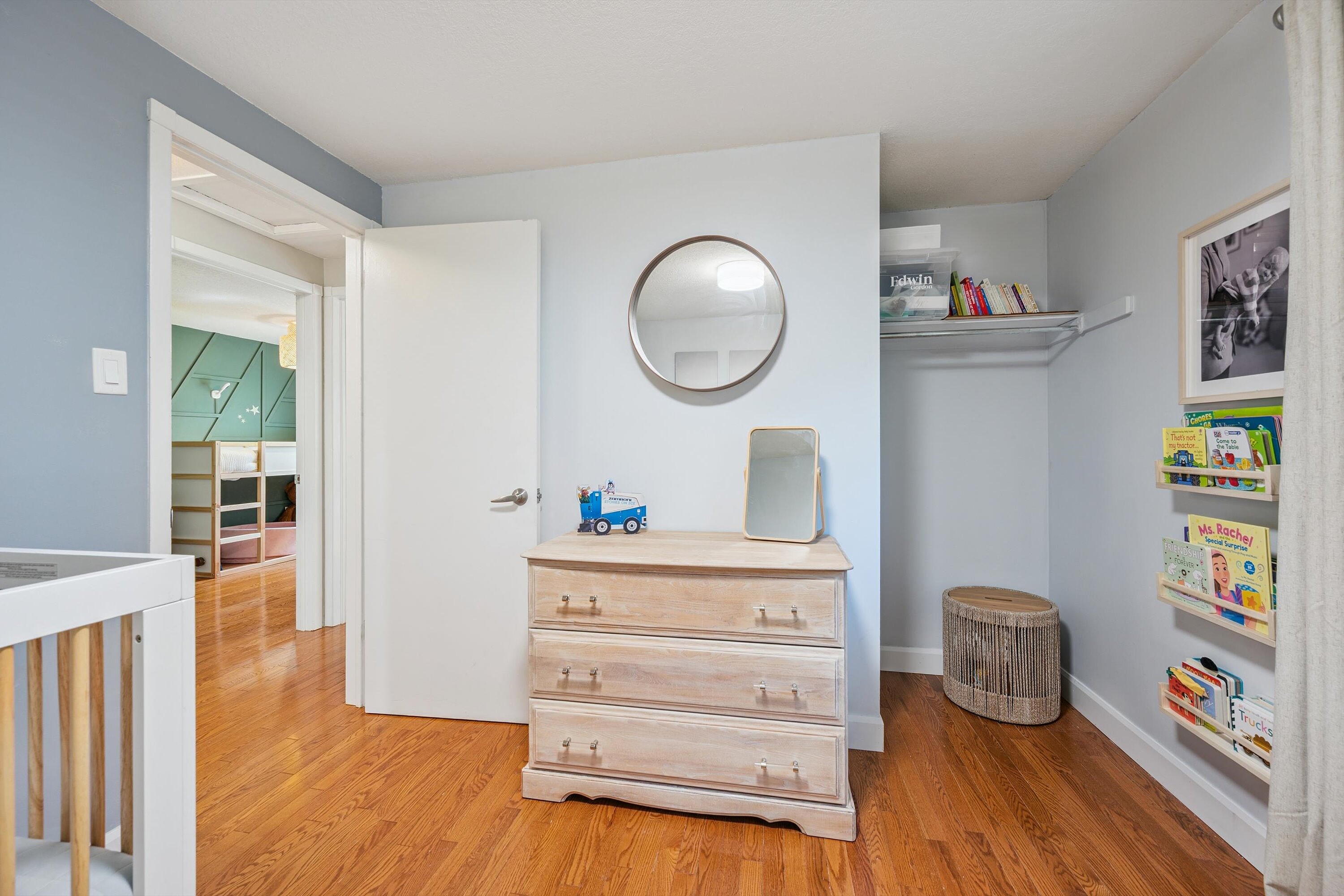 401 Midwood Crescent