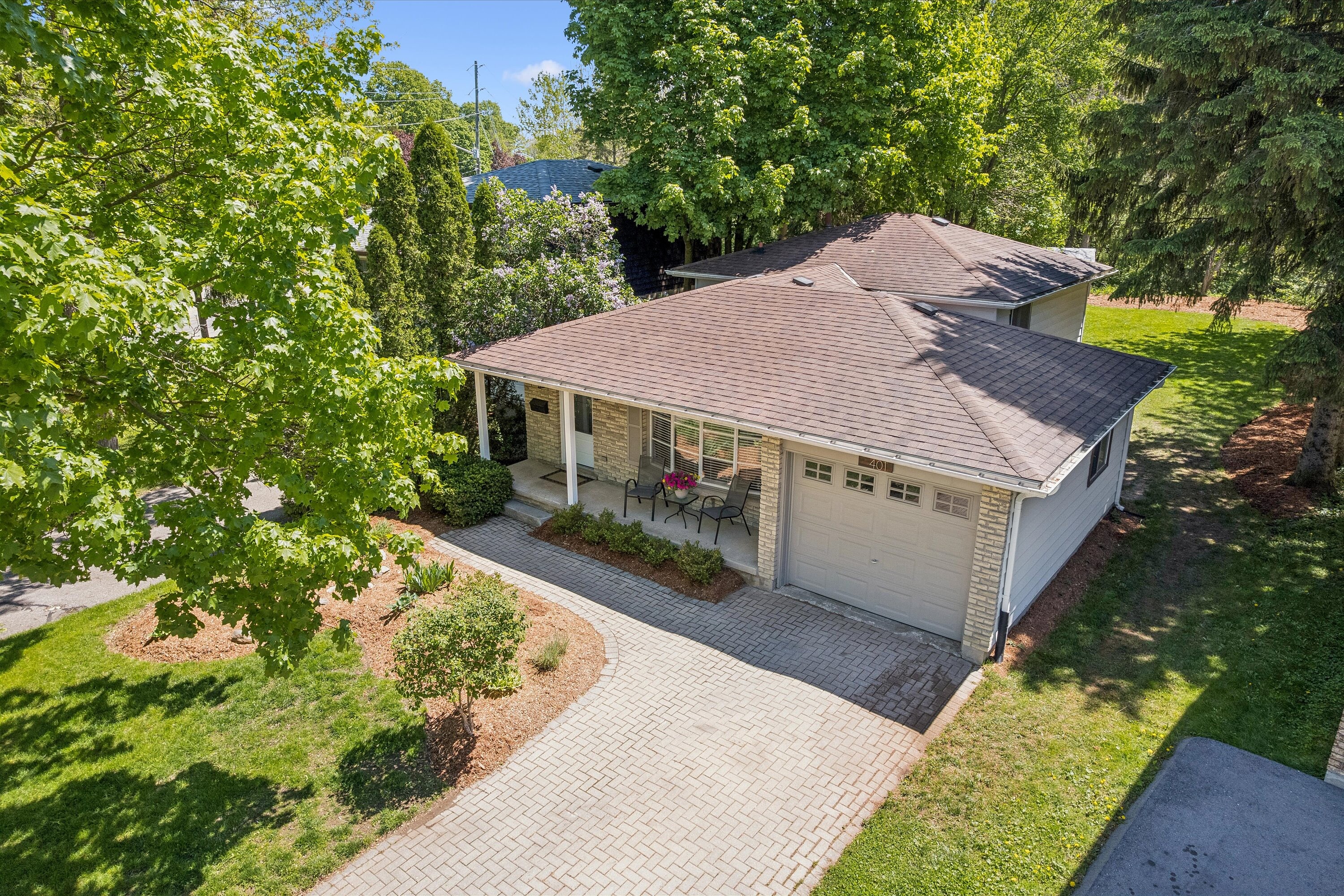 401 Midwood Crescent
