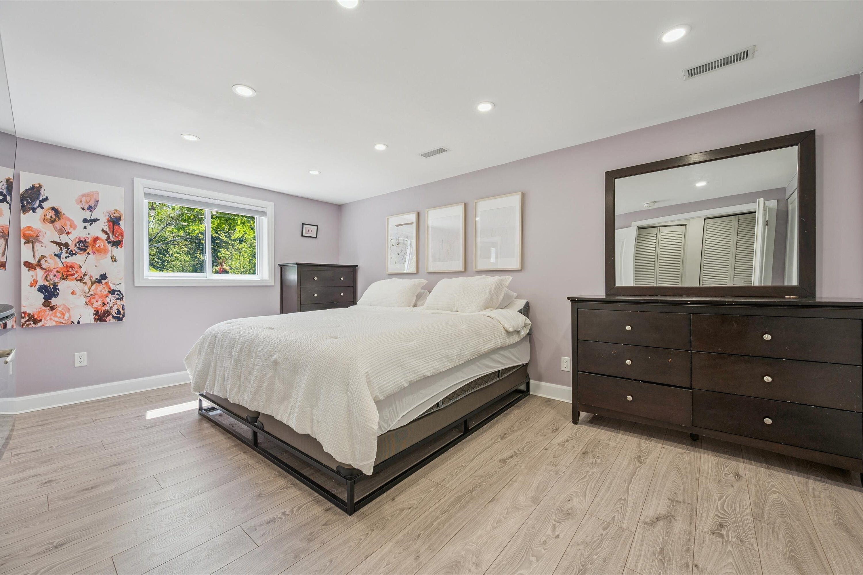 401 Midwood Crescent