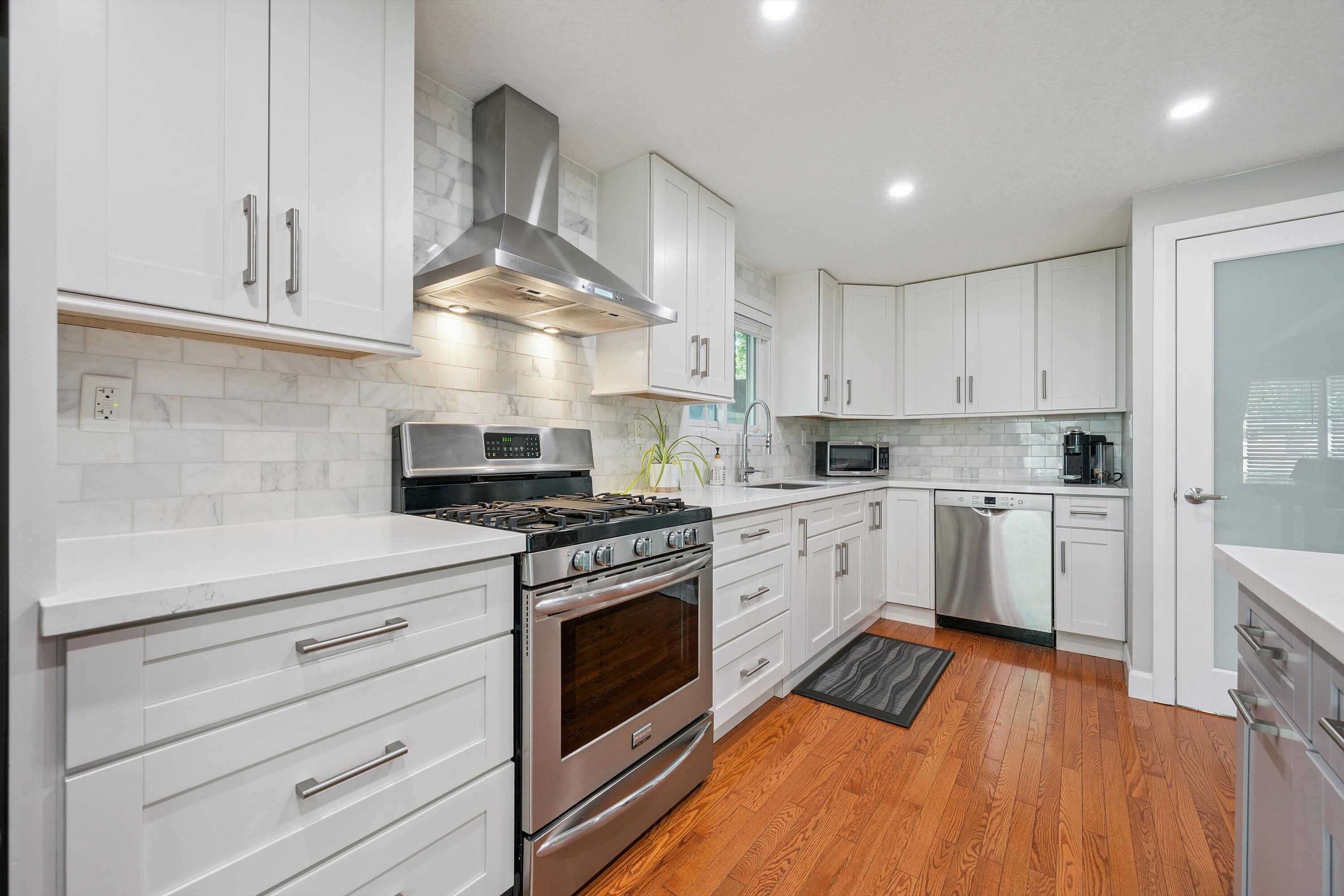 401 Midwood Crescent