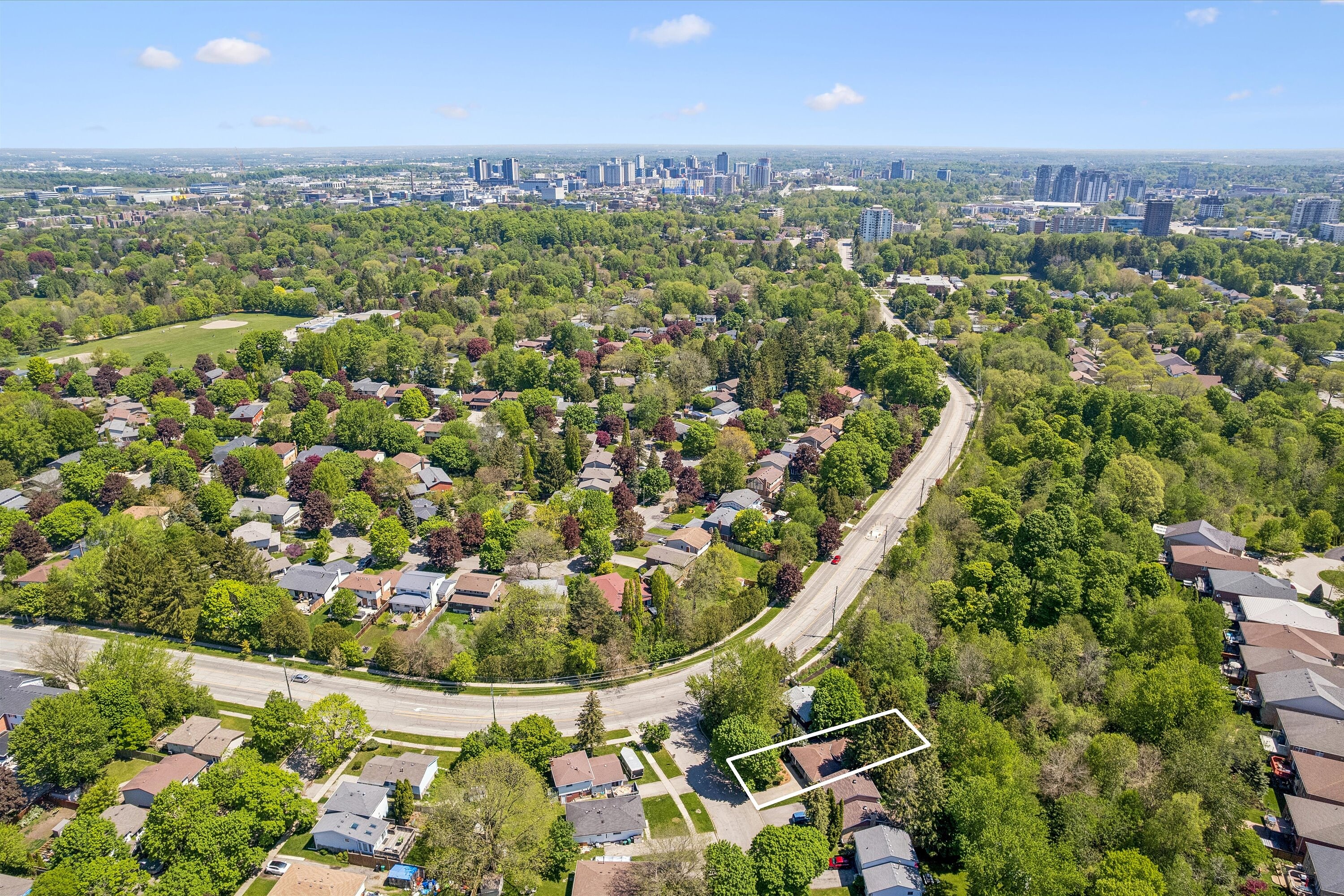 401 Midwood Crescent