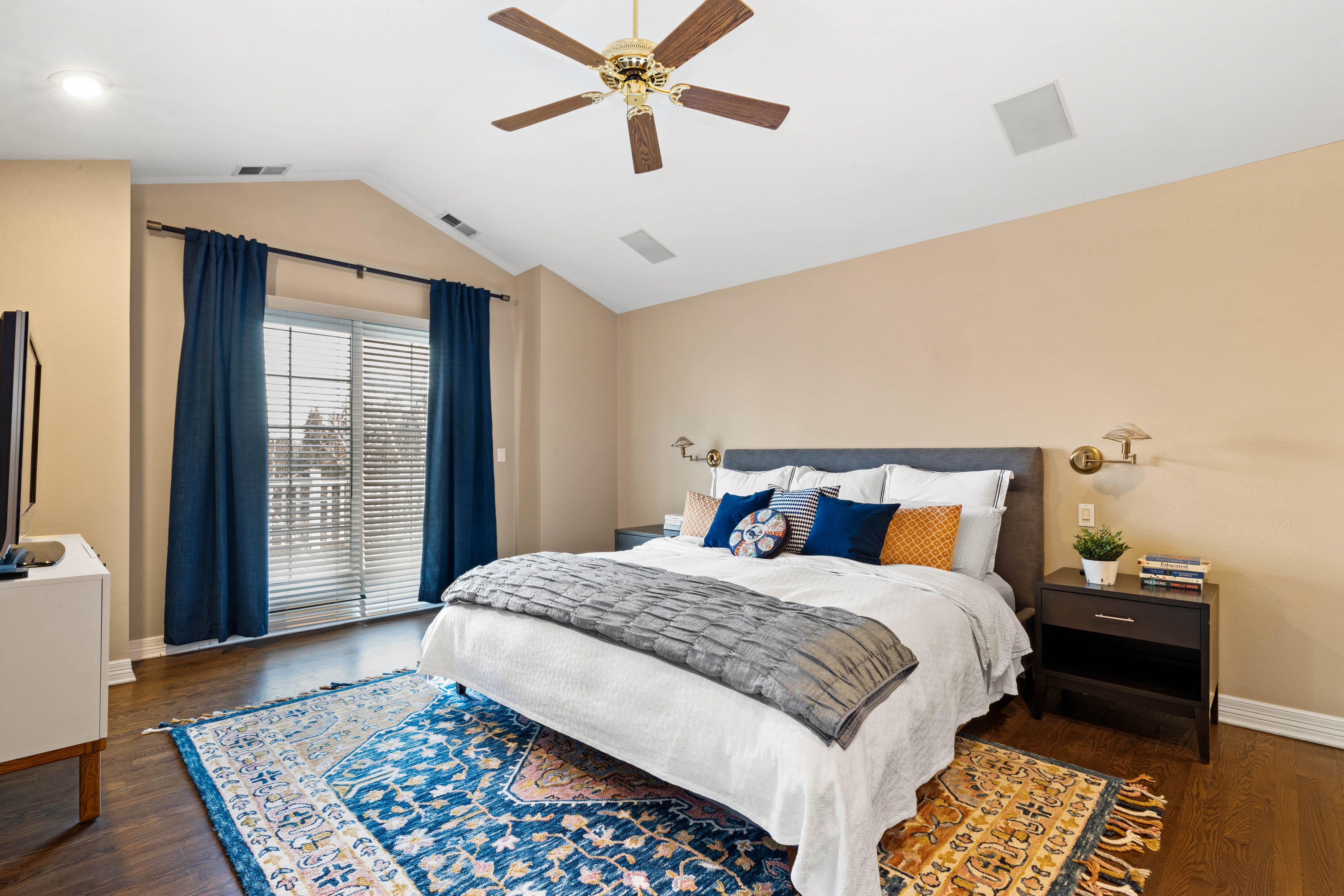 802 & 804 E Stanford Avenue 