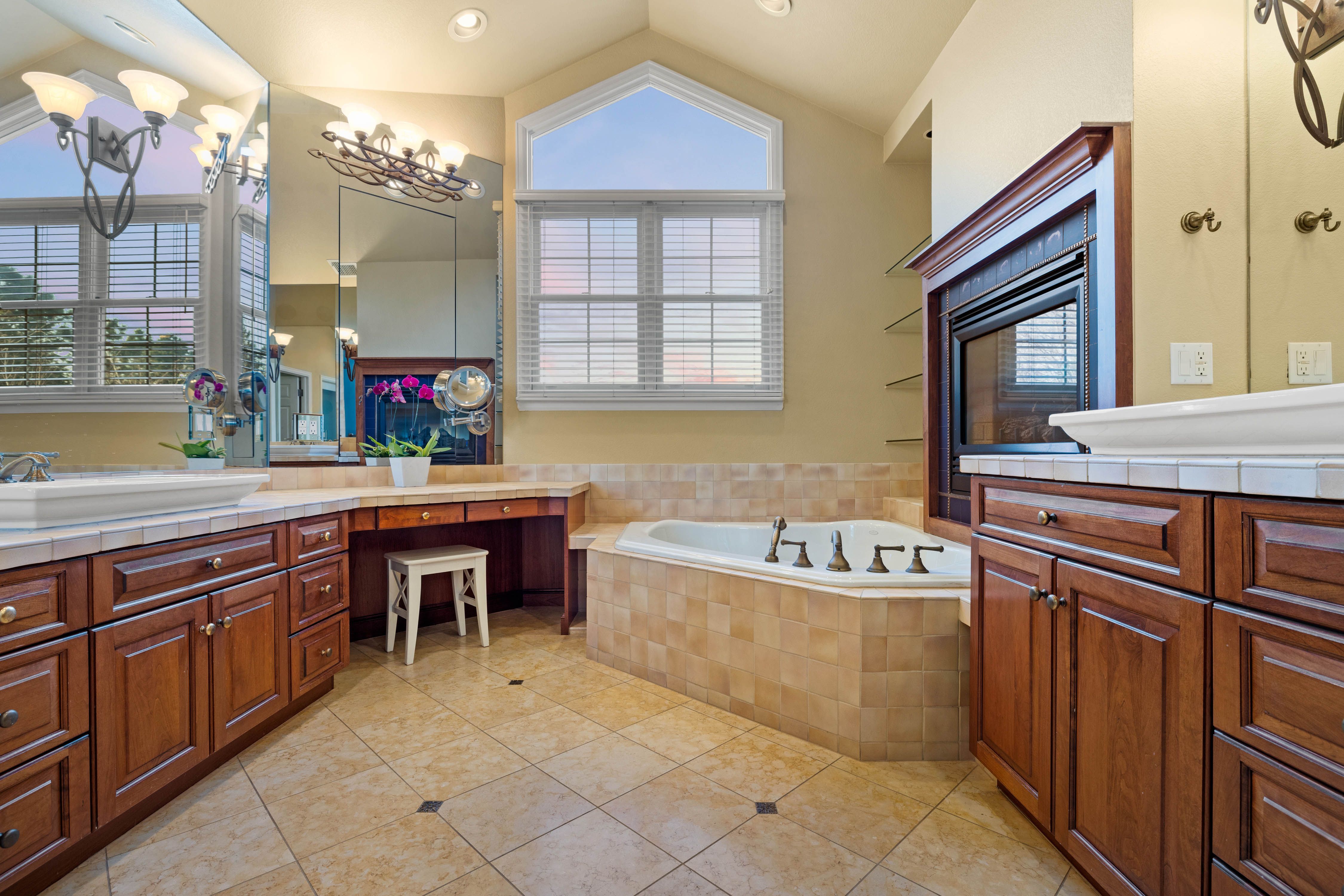 802 & 804 E Stanford Avenue 