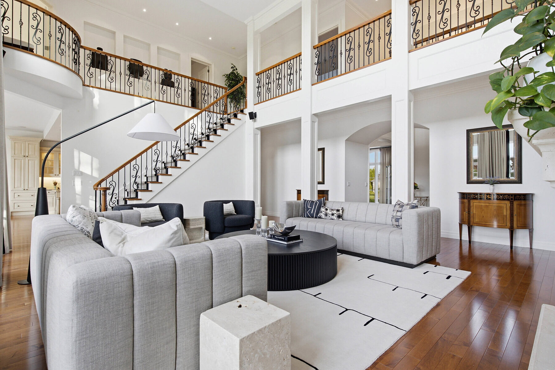 28 Deer Ridge Crescent