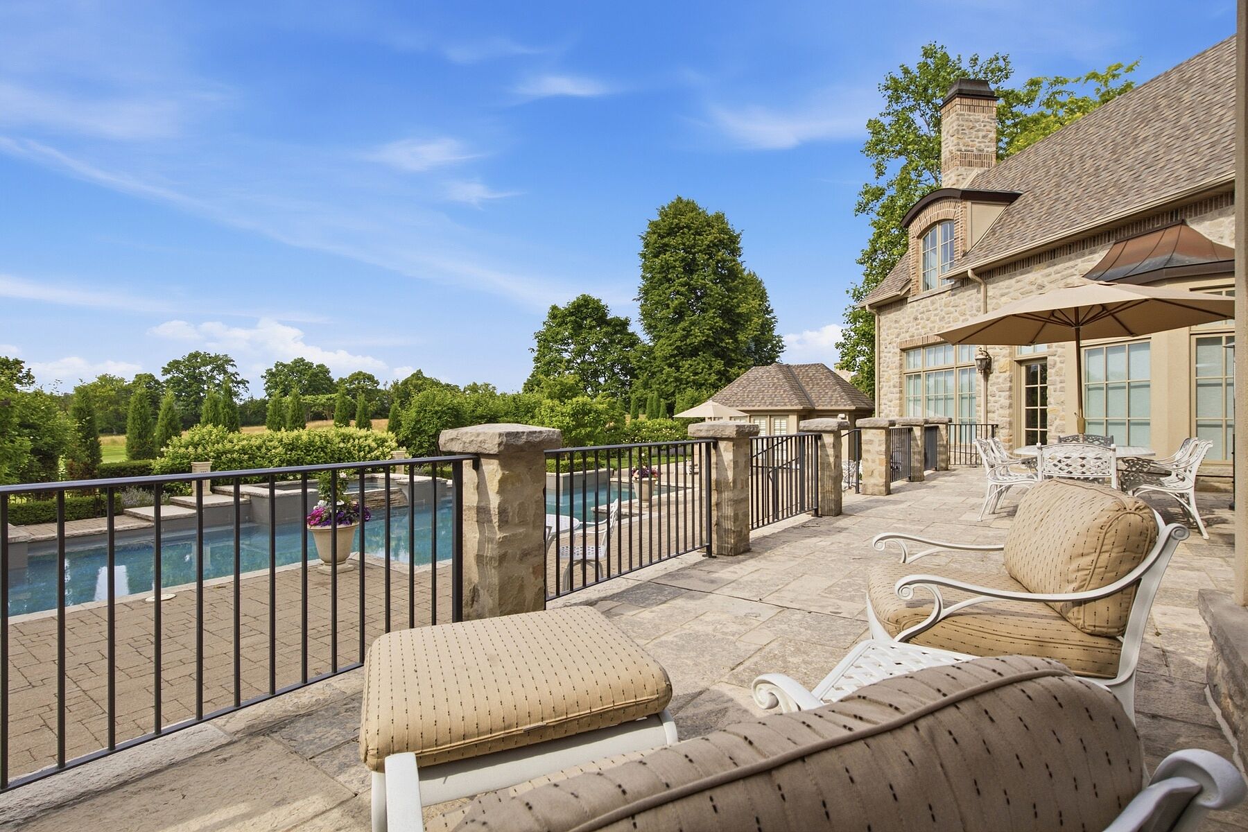 28 Deer Ridge Crescent