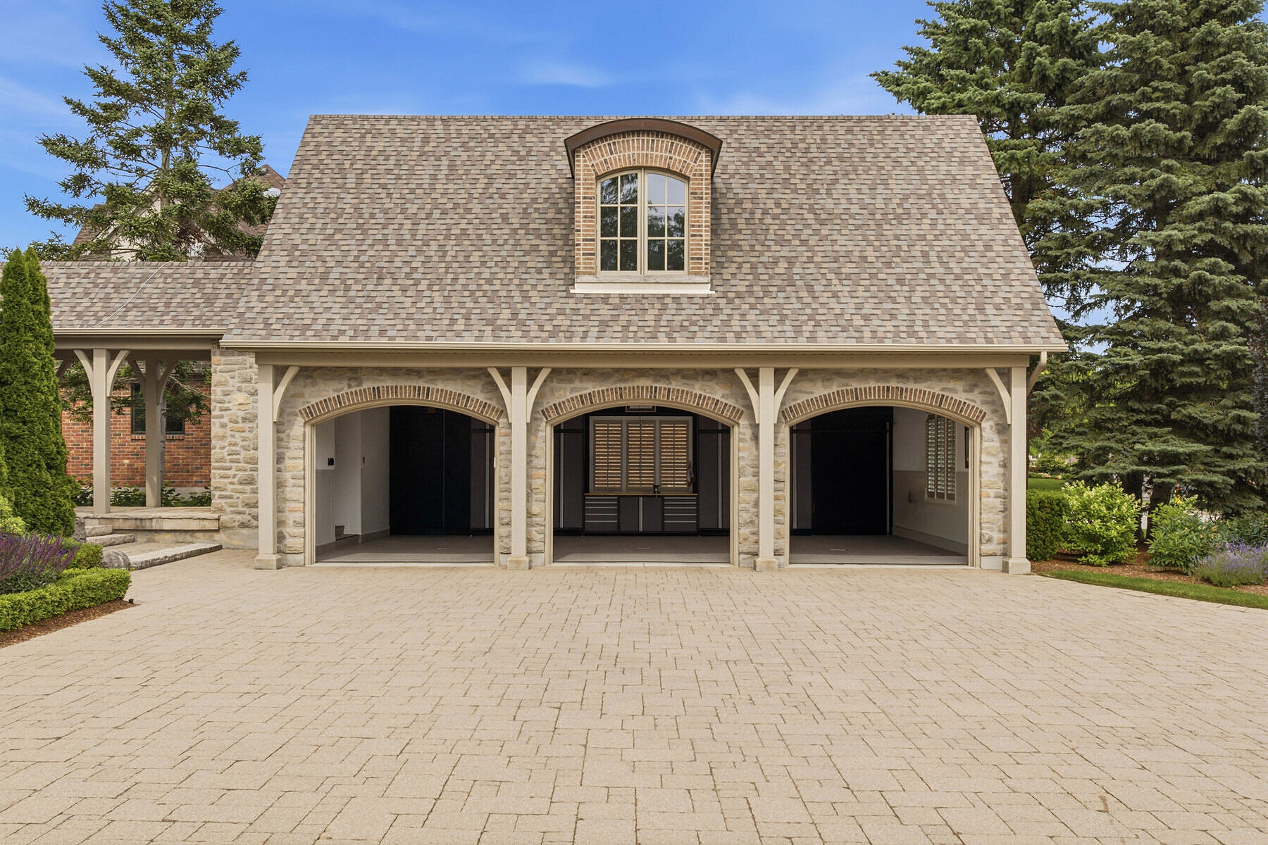 28 Deer Ridge Crescent