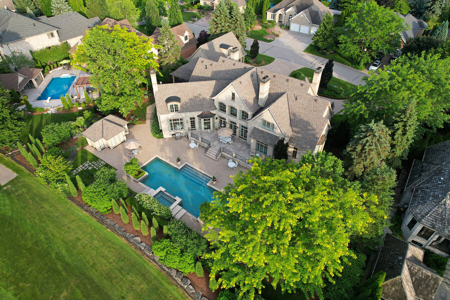 28 Deer Ridge Crescent