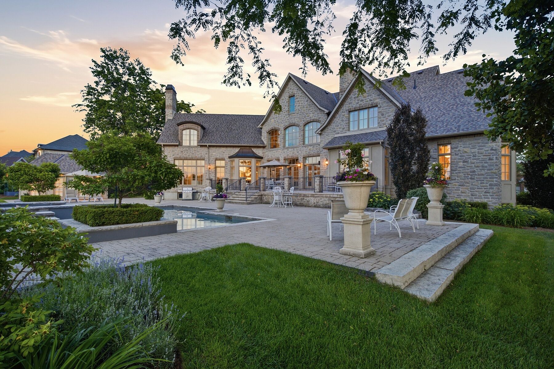 28 Deer Ridge Crescent