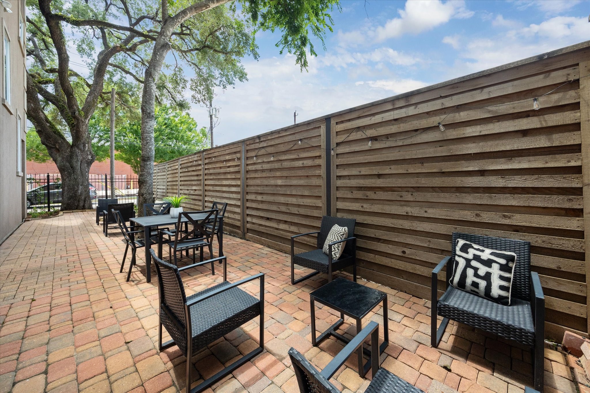918 Detering Street