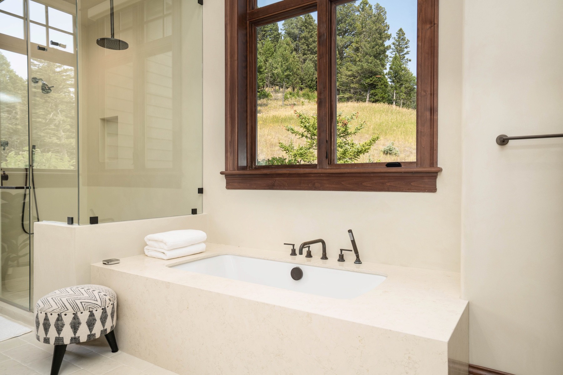 1220 Green Valley Way