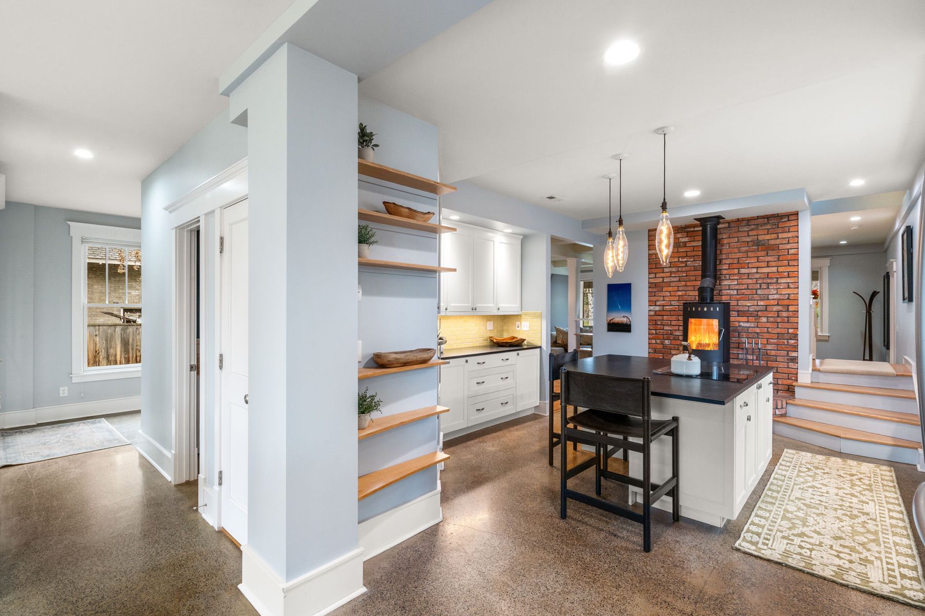 810 S Willson Avenue