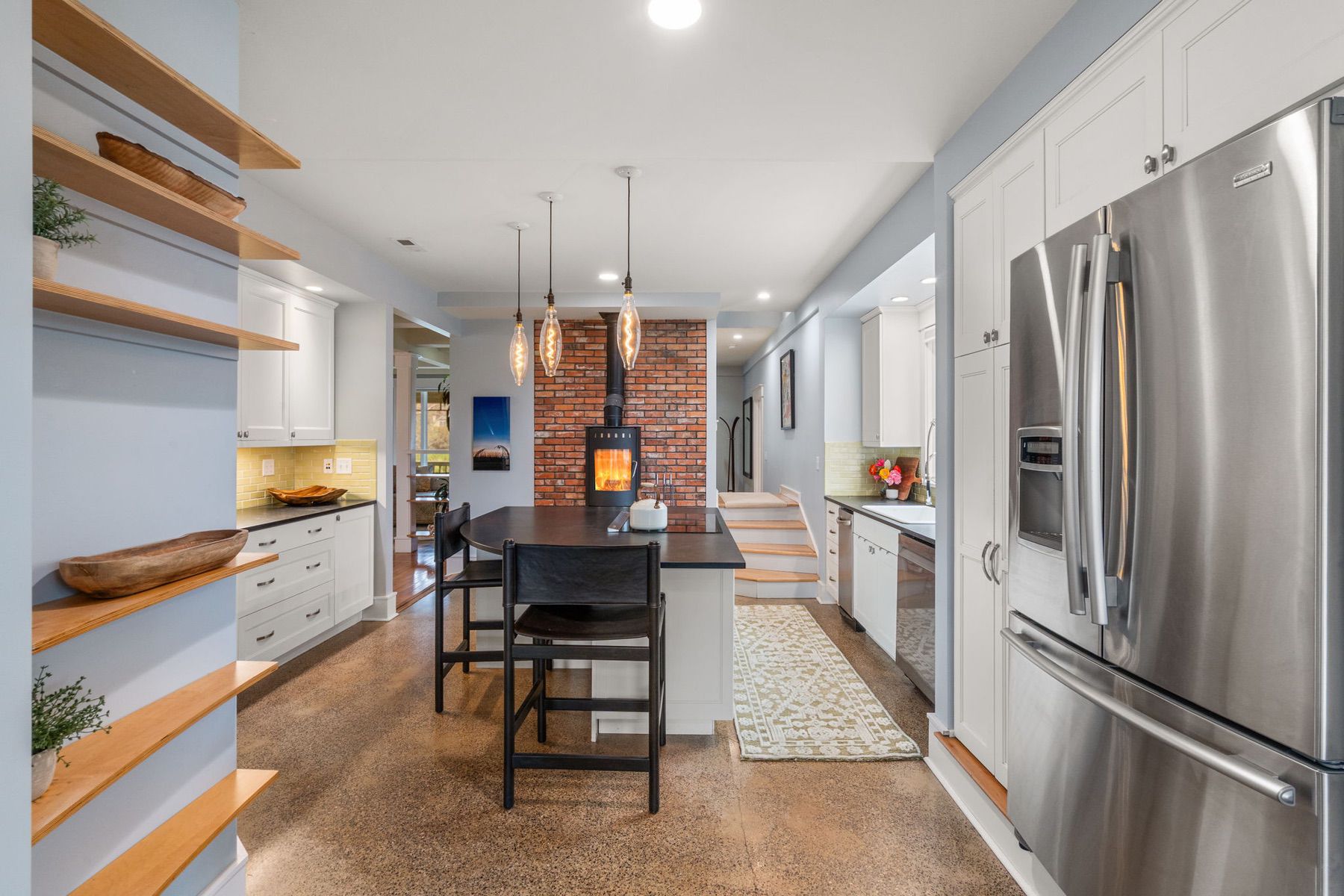 810 S Willson Avenue