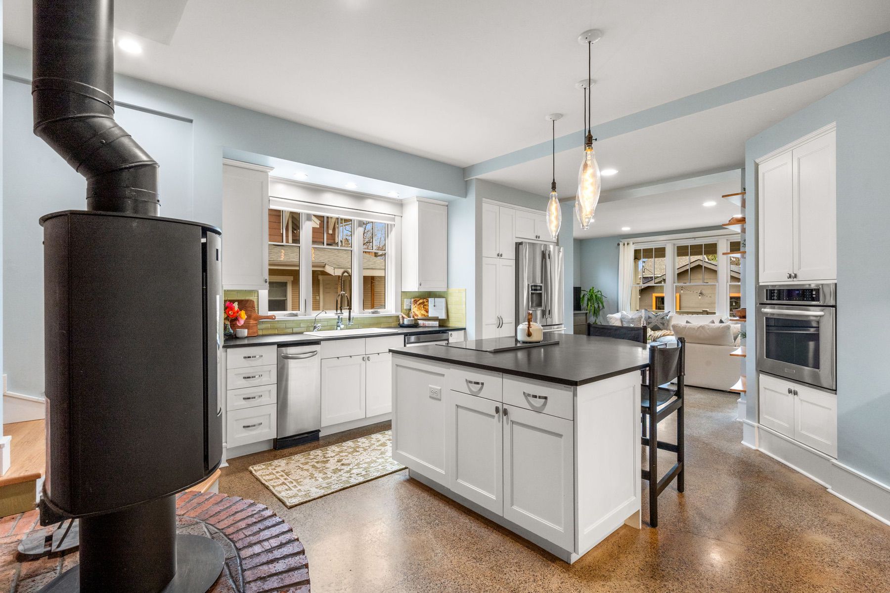 810 S Willson Avenue