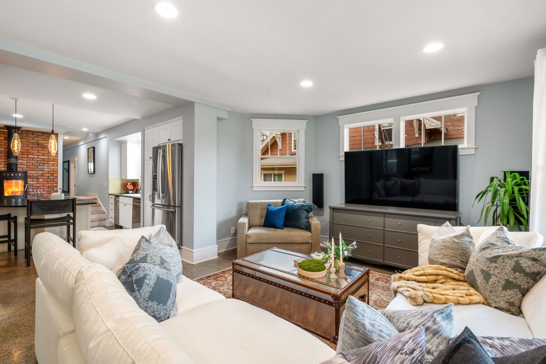 810 S Willson Avenue