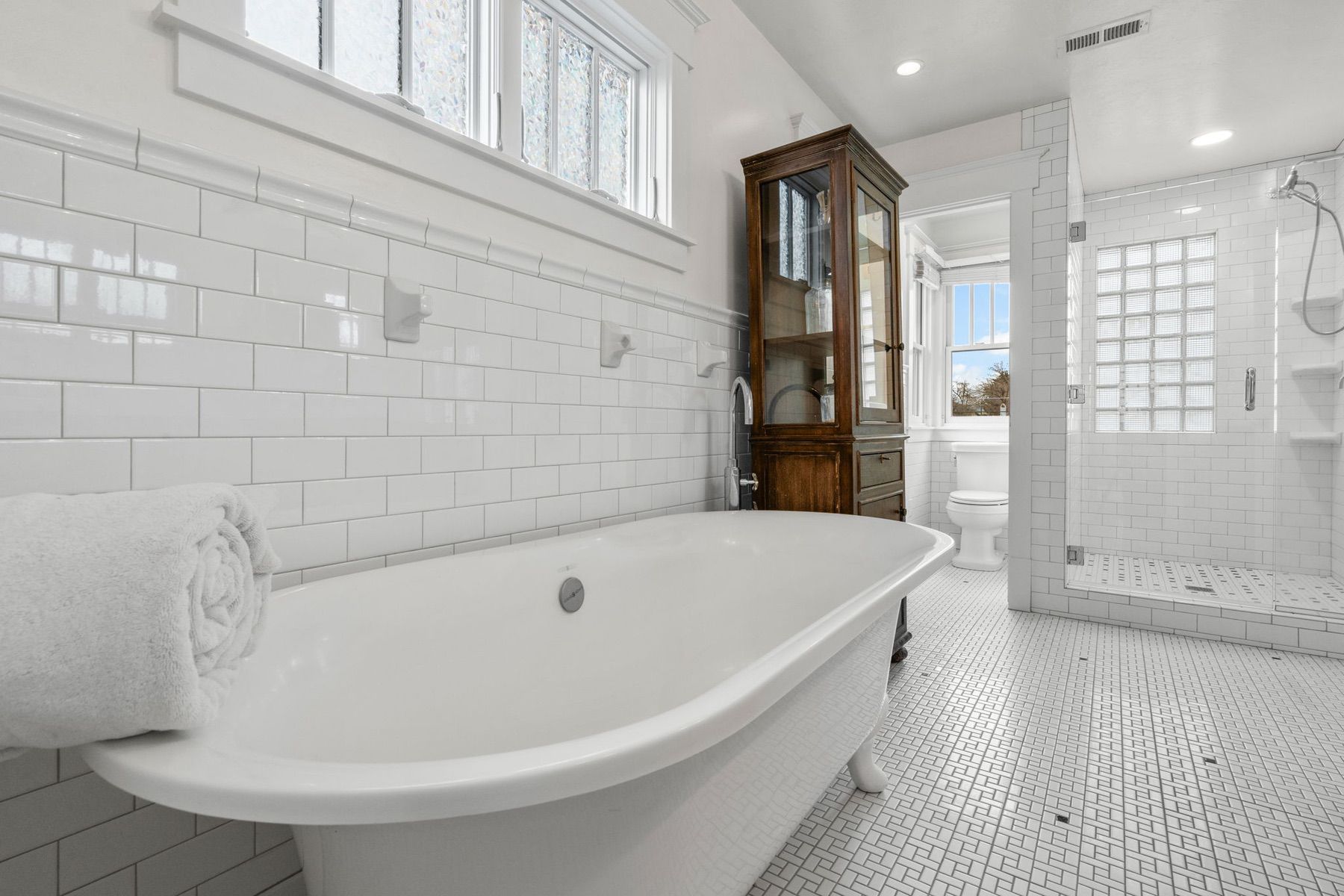 810 S Willson Avenue