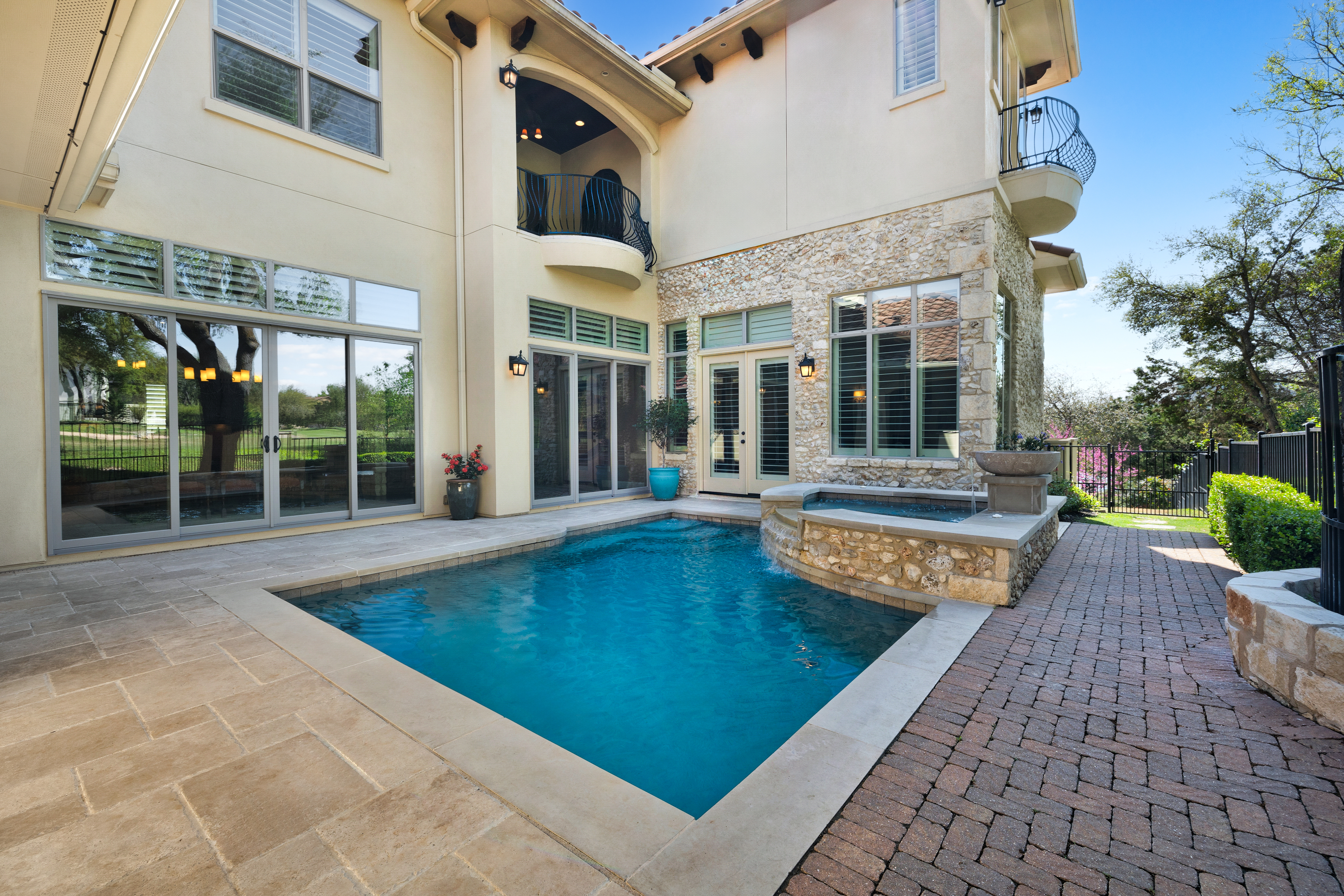 224 Neville Wood Court 
