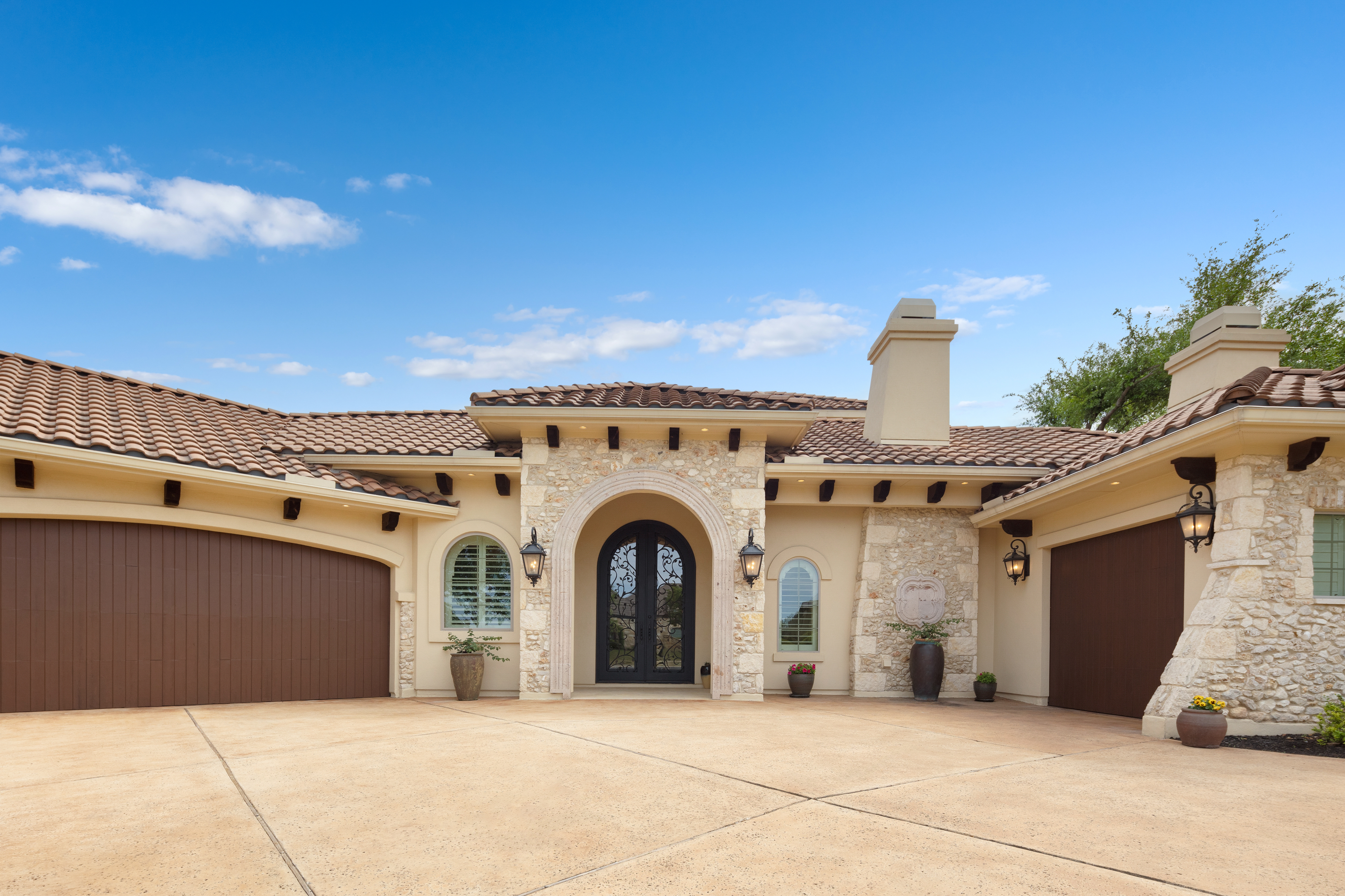 224 Neville Wood Court 